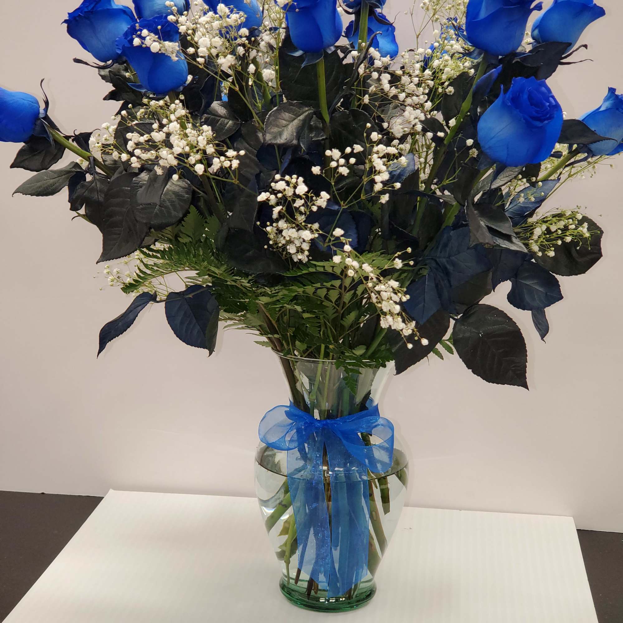 Standar:12 Rose's 
Deluxe: 18 Rose's 
Premium: 24 Rose's  Standar:12 Rose's 
Deluxe: 18 Rose's 
Premium: 24 Rose's