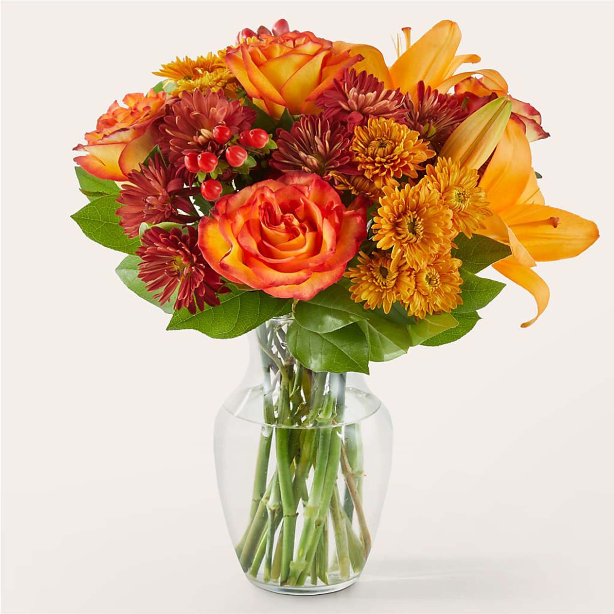 Breathe in the change of seasons with this alluring blend of oranges