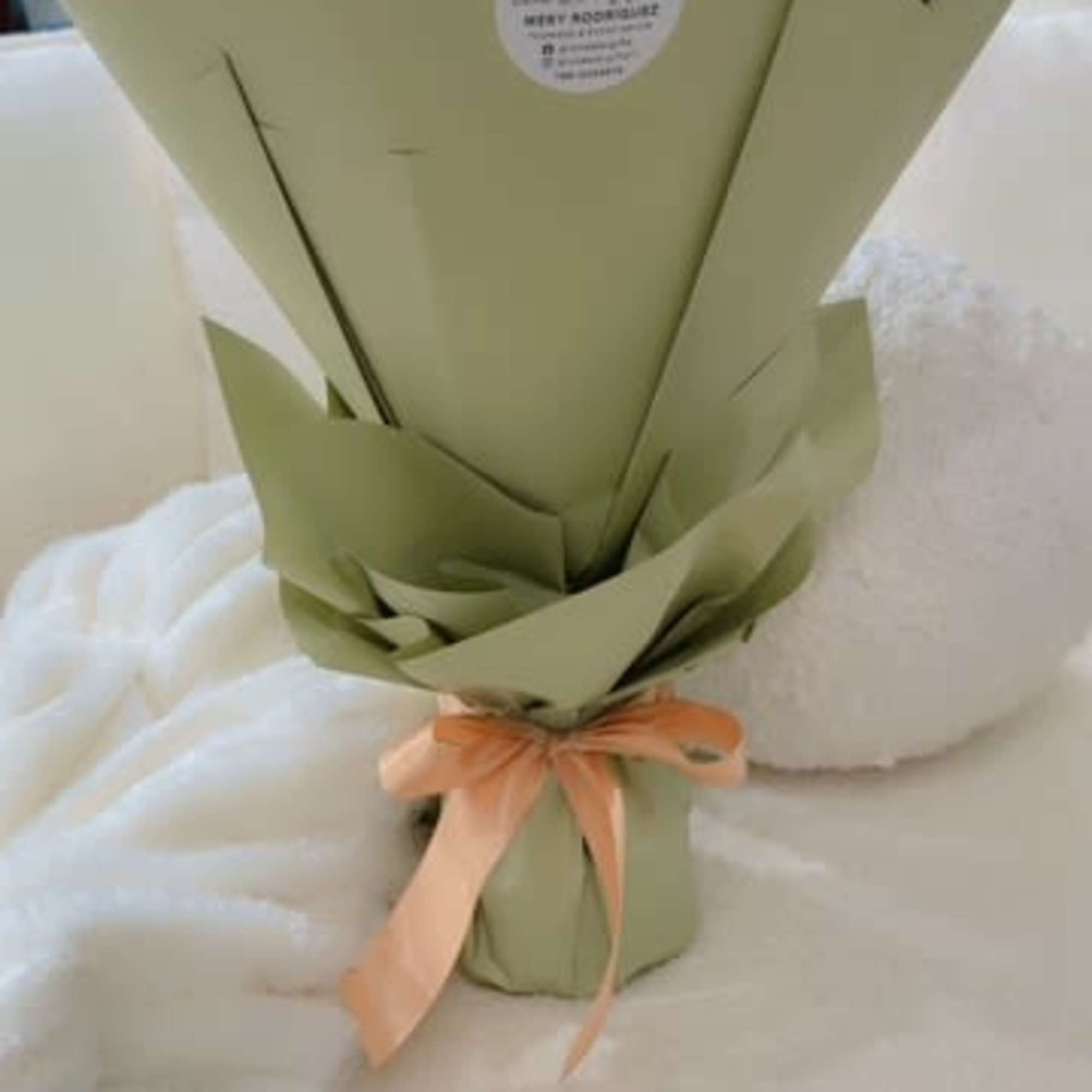 Make an unforgettable statement with Eternal Passion, a luxurious bouquet of 4 Make an unforgettable statement with Eternal Passion, a luxurious bouquet of 4