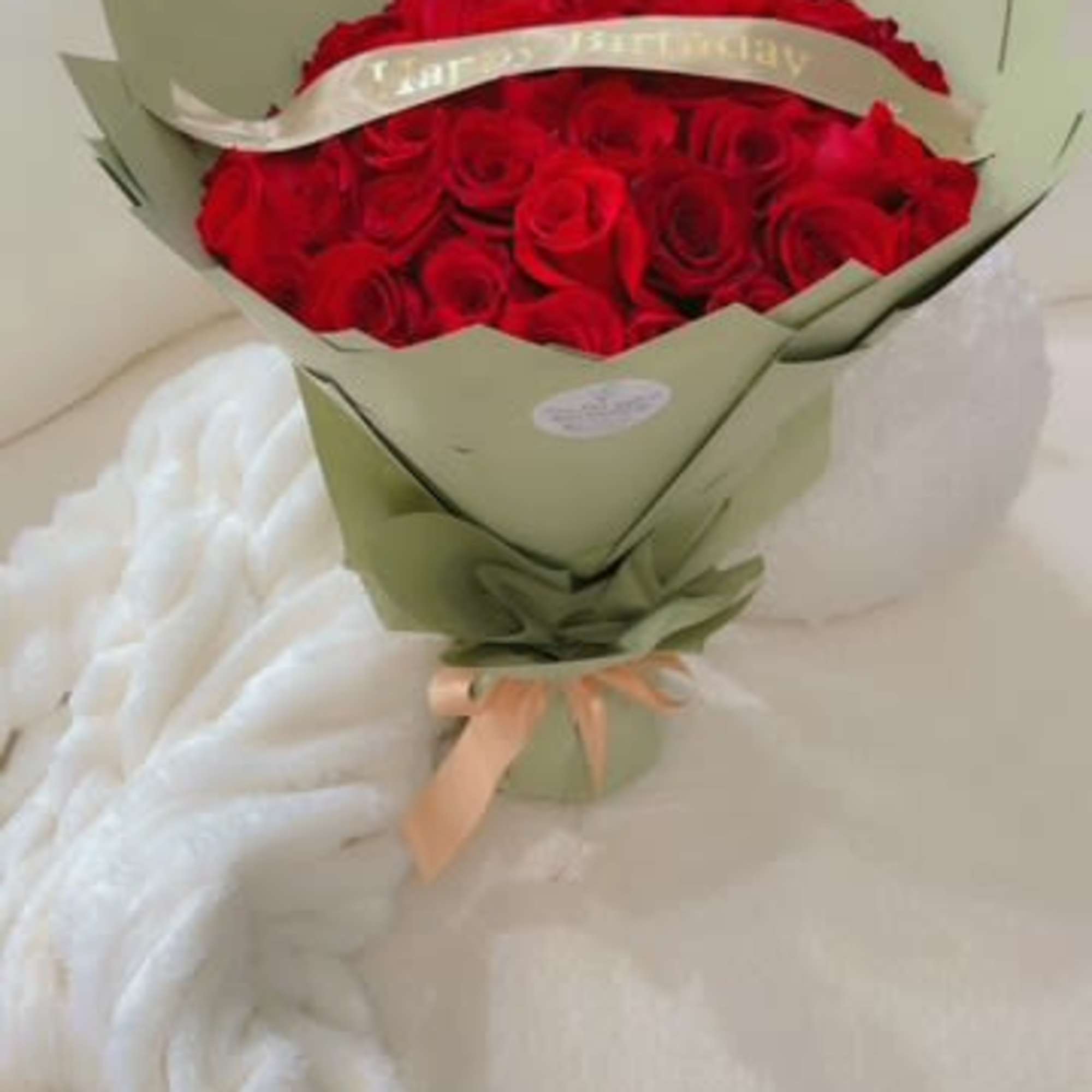 Make an unforgettable statement with Eternal Passion, a luxurious bouquet of 4 Make an unforgettable statement with Eternal Passion, a luxurious bouquet of 4
