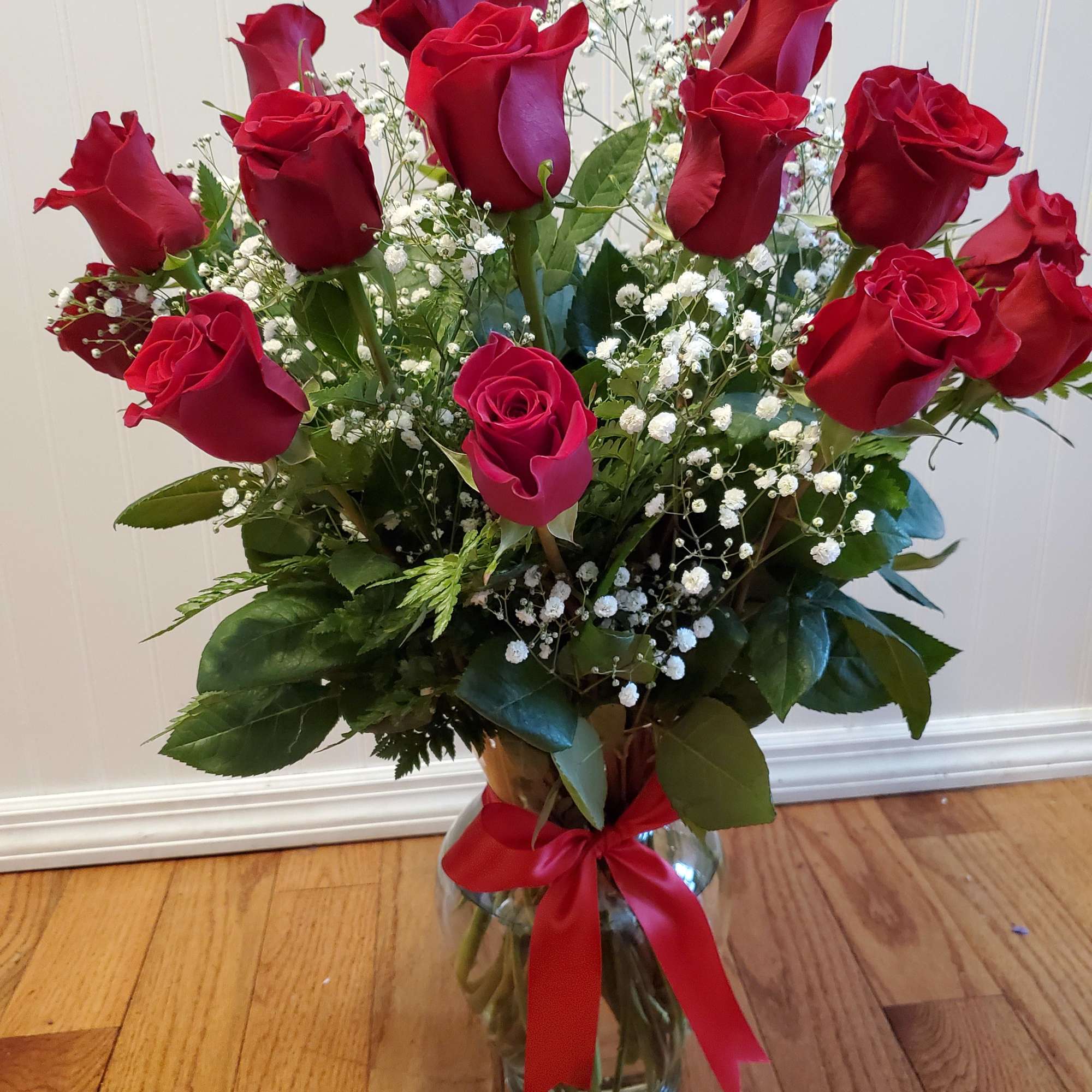 24 Red Rose's in a vase 3 different size 24 Rose's 36 24 Red Rose's in a vase 3 different size 24 Rose's 36
