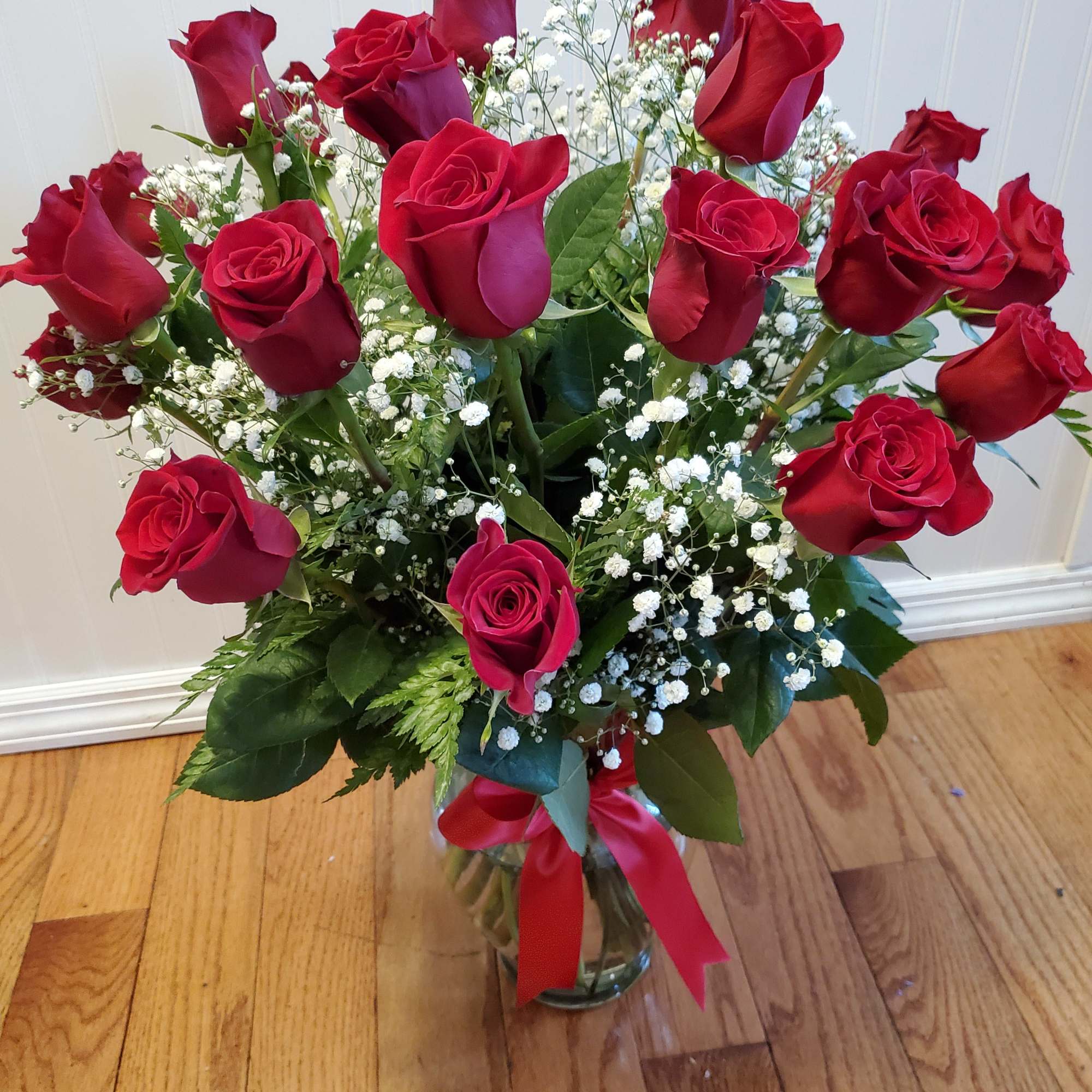 24 Red Rose's in a vase 3 different size 24 Rose's 36 24 Red Rose's in a vase 3 different size 24 Rose's 36