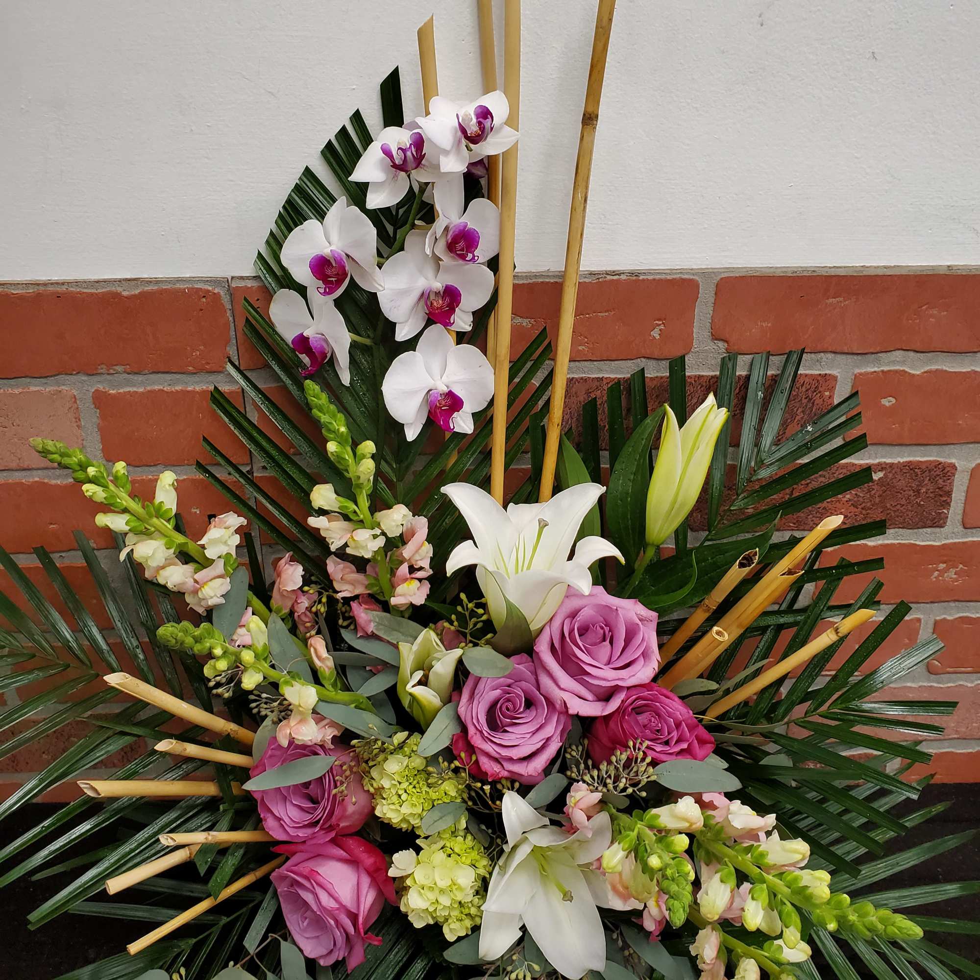 A very tropical look  A very tropical look