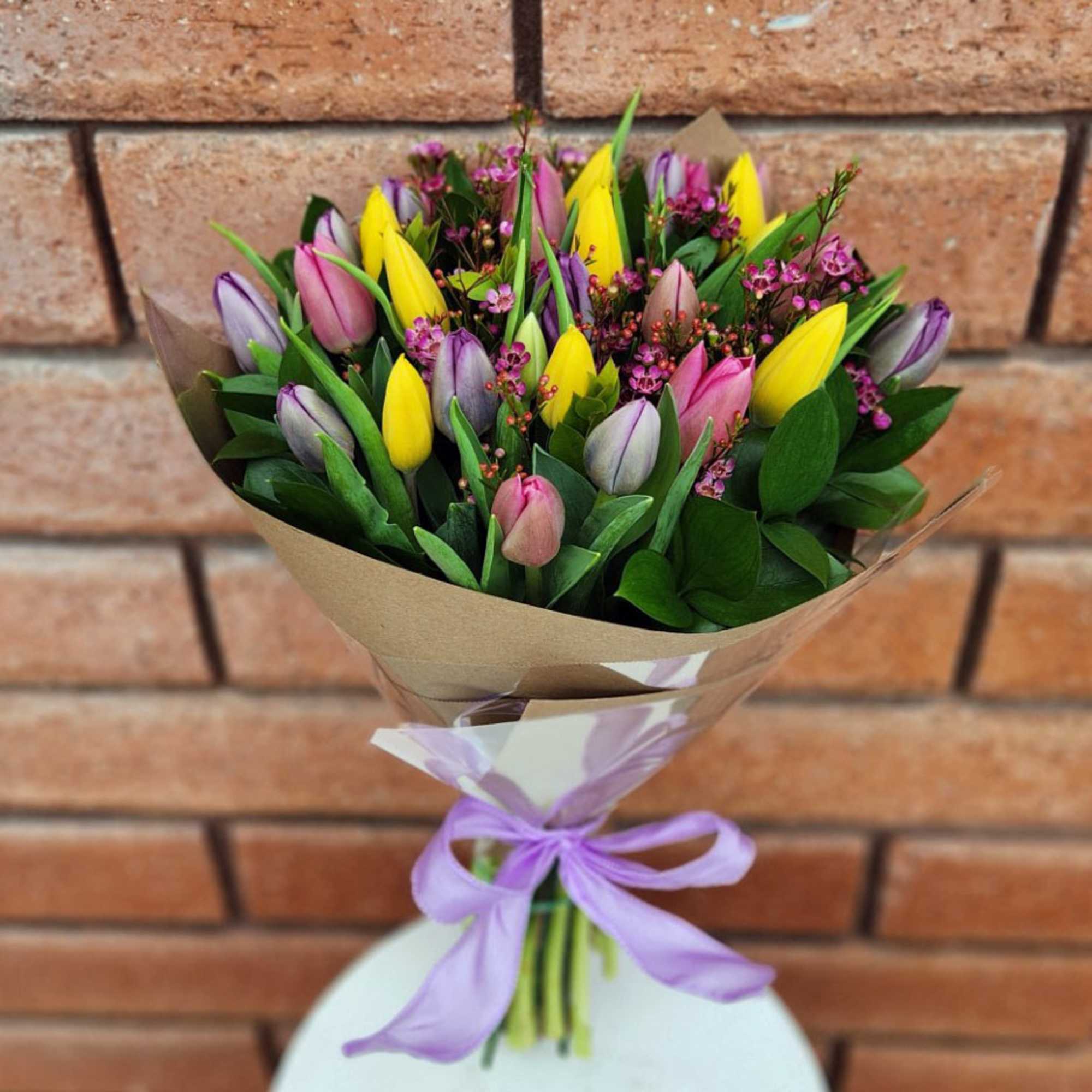 Buy Fresh Tulips in San Diego &ndash; Hand-Tied Dutch Tulip Bouquets (Pickup