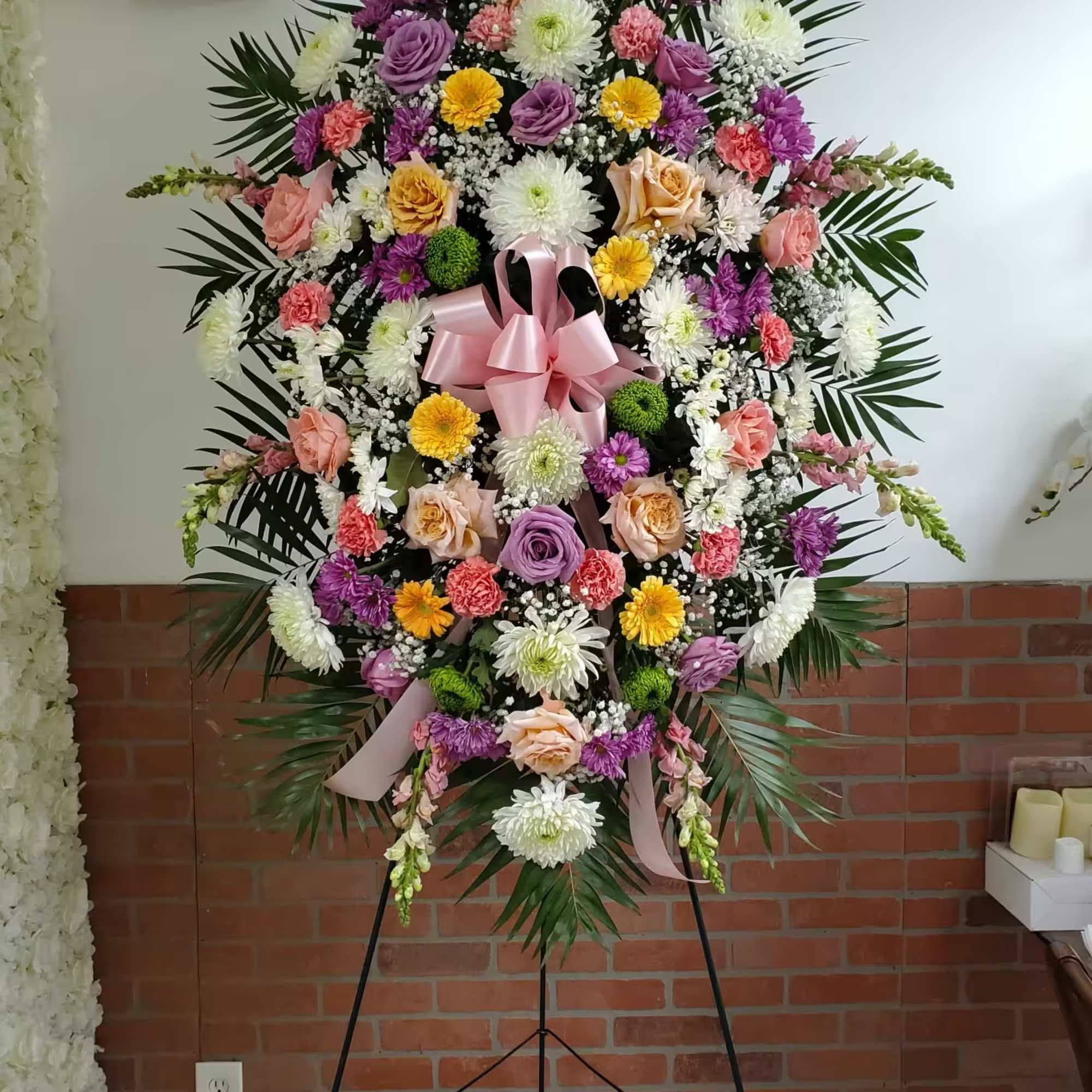 Soft colors. Some flowers may vary Soft colors. Some flowers may vary