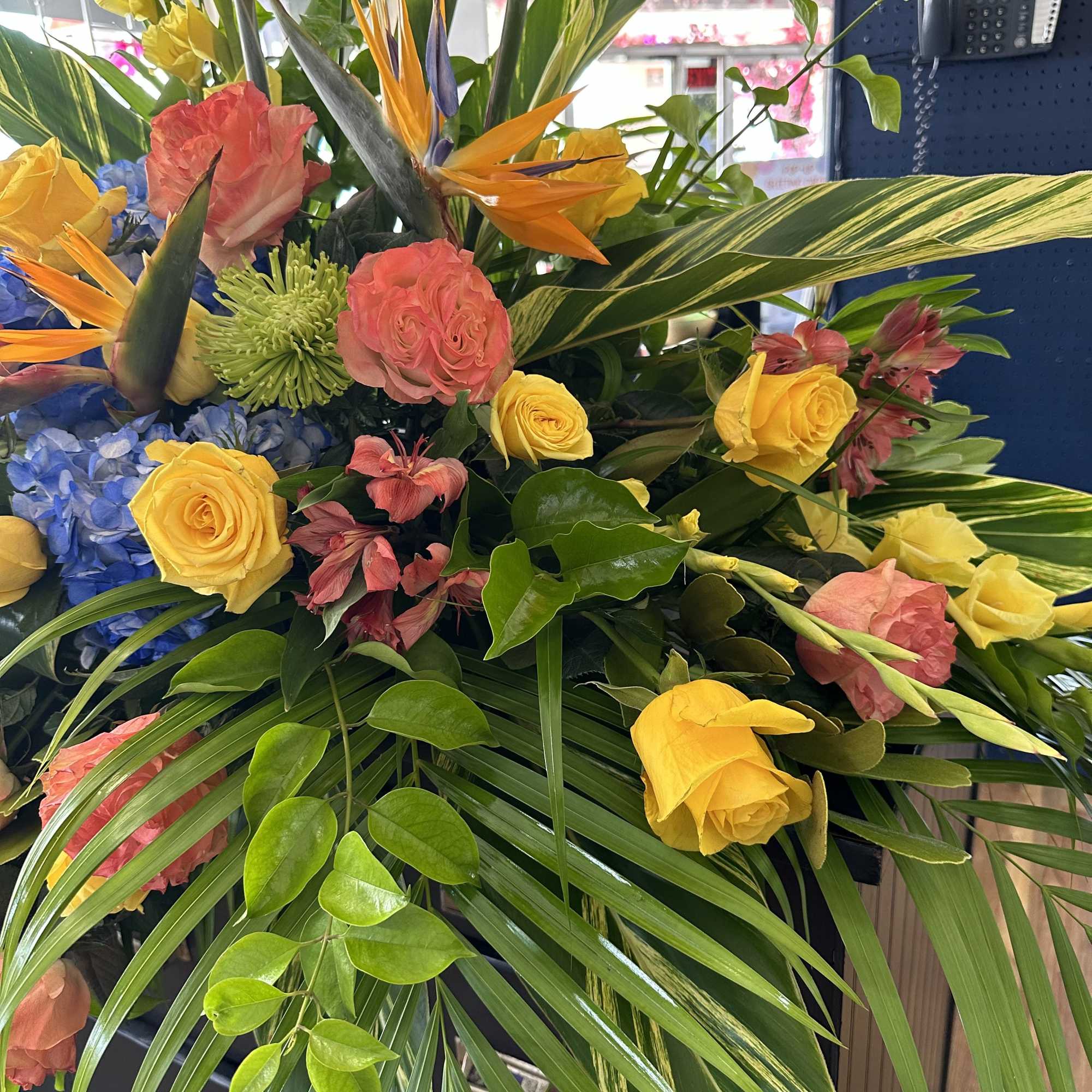 Breathtaking exotic design!
Size cca. 60x18x28&ldquo;