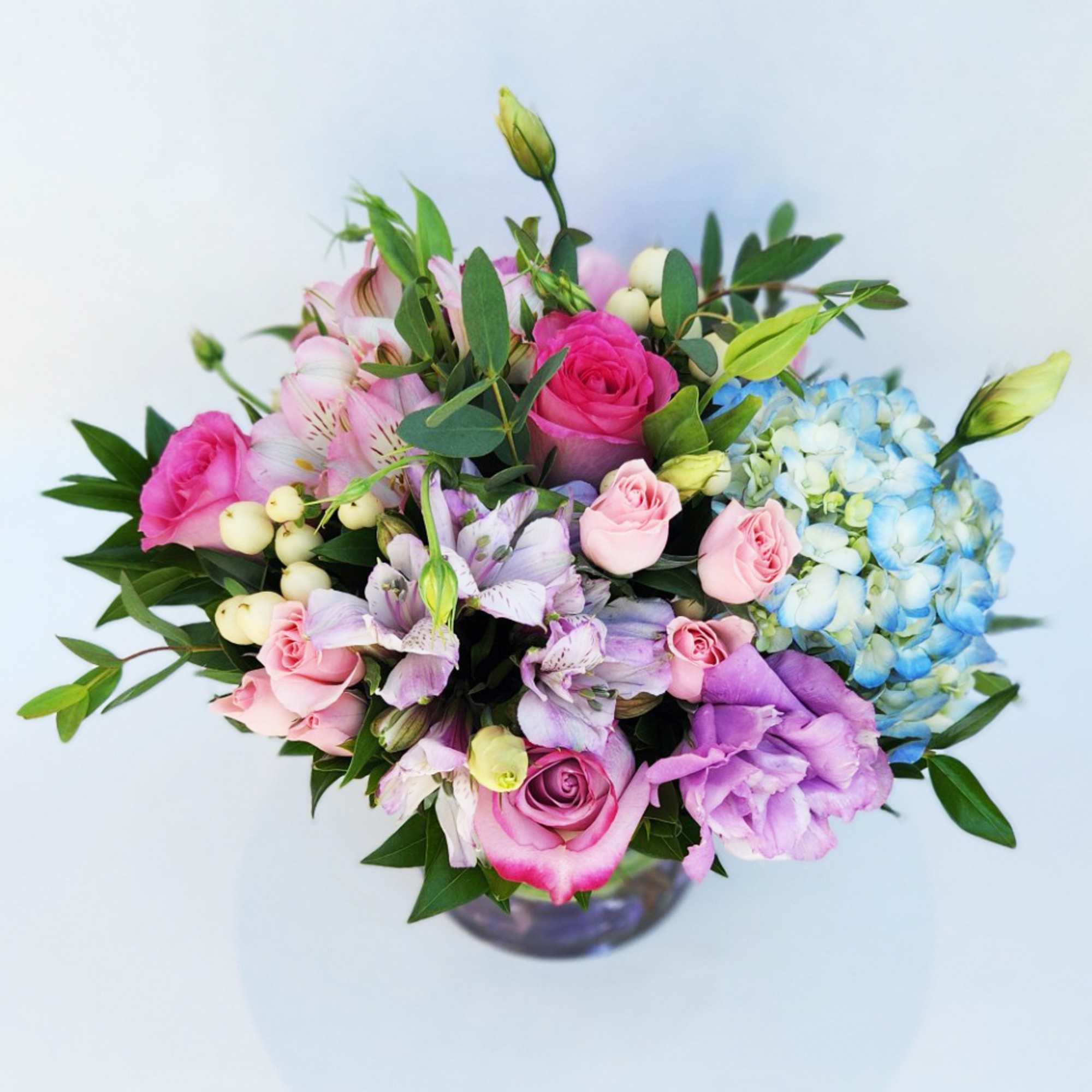 The Pastel Garden Vase &ndash; Elegant Flower Delivery in San Diego

Send a