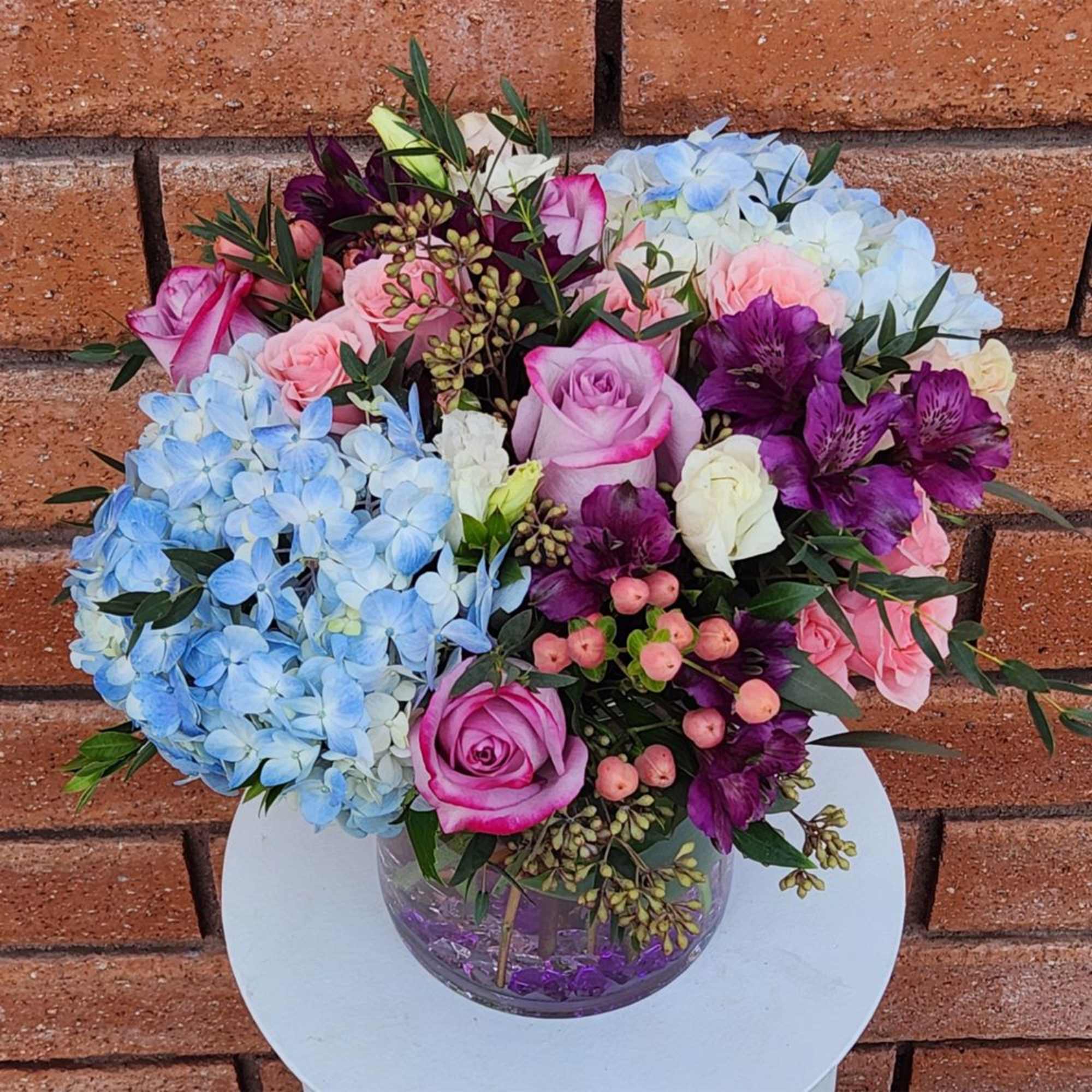 The Pastel Garden Vase &ndash; Elegant Flower Delivery in San Diego

Send a