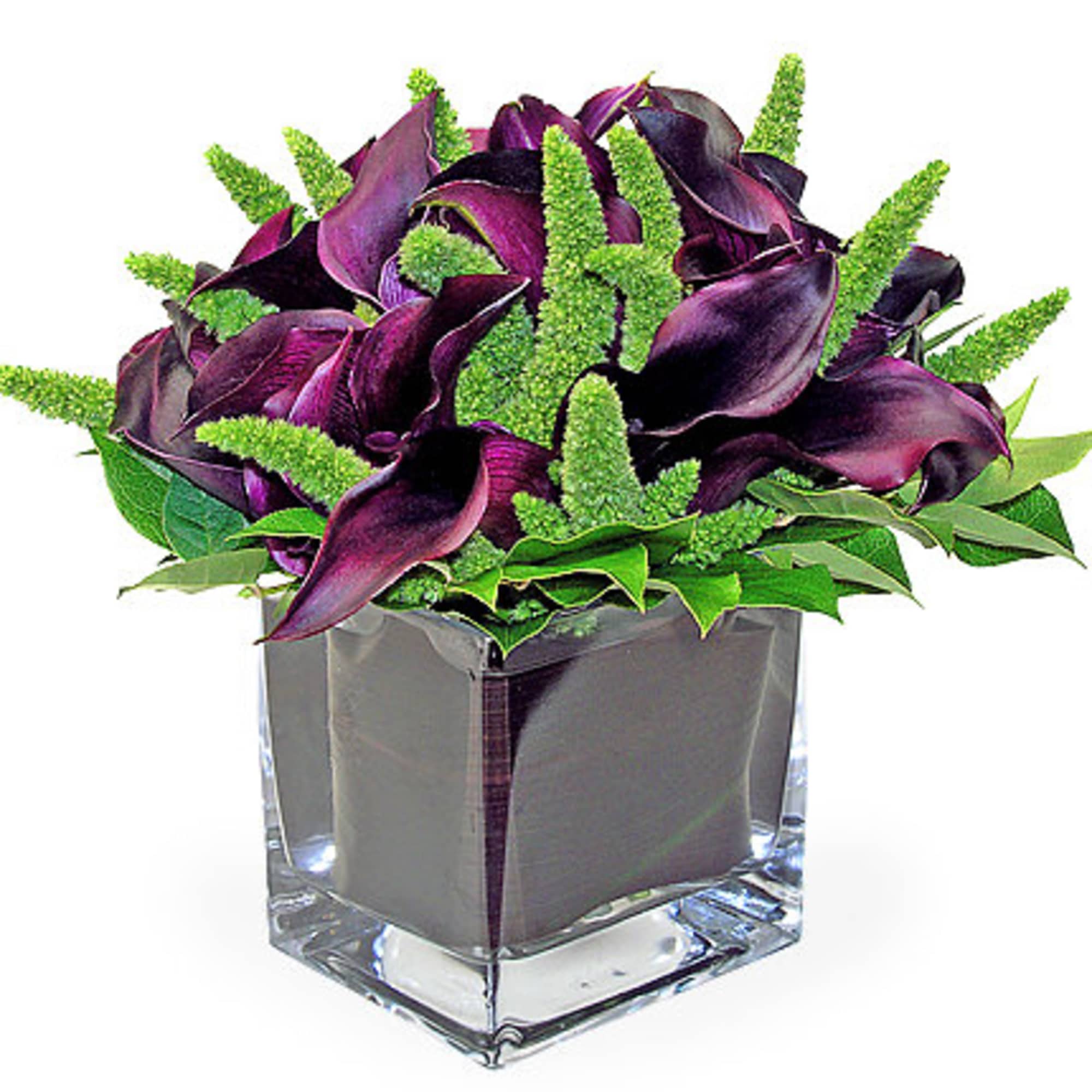 The most popular choice. This bouquet is our signature piece. Amazing dark