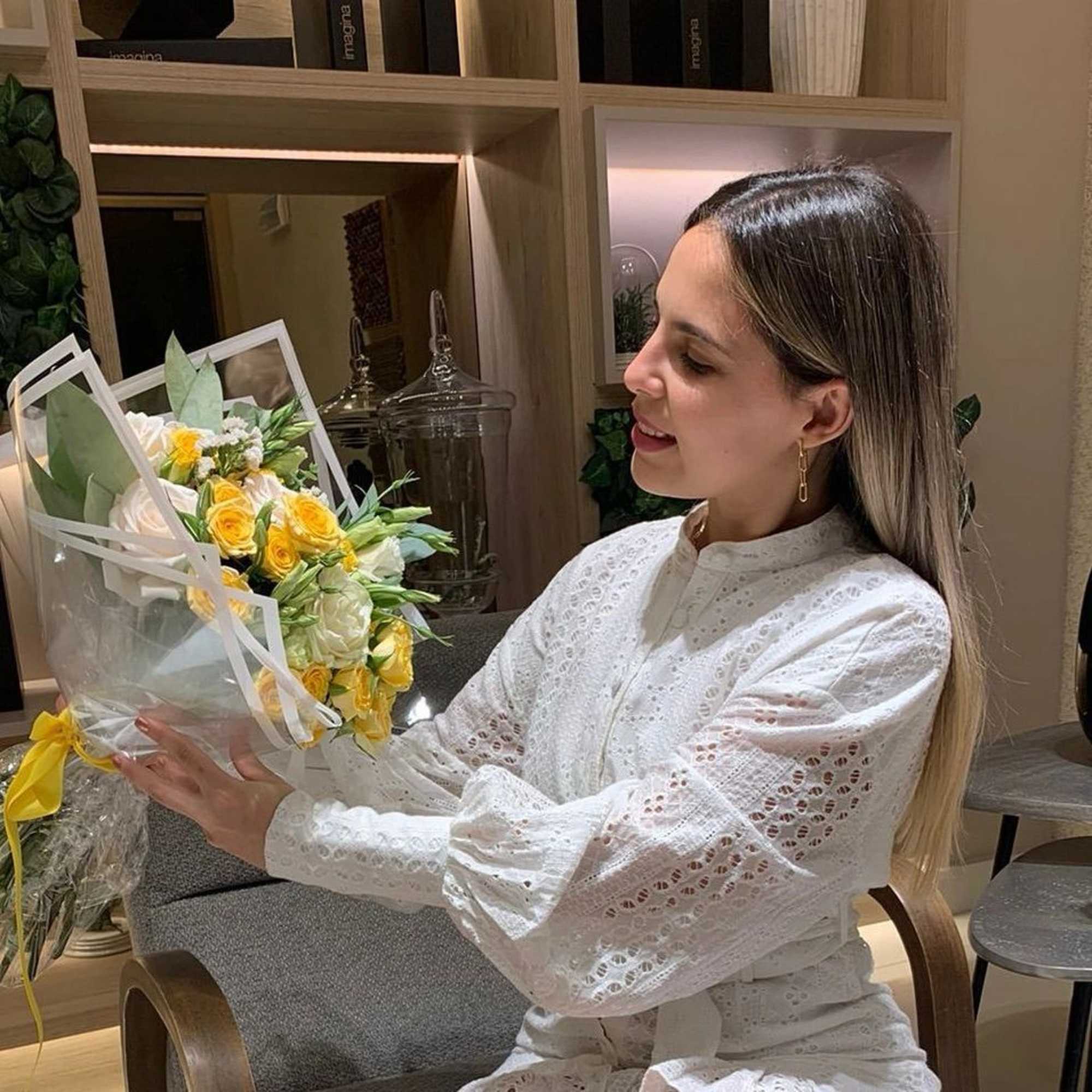 A beautiful bouquet that combines the purity and freshness of white roses