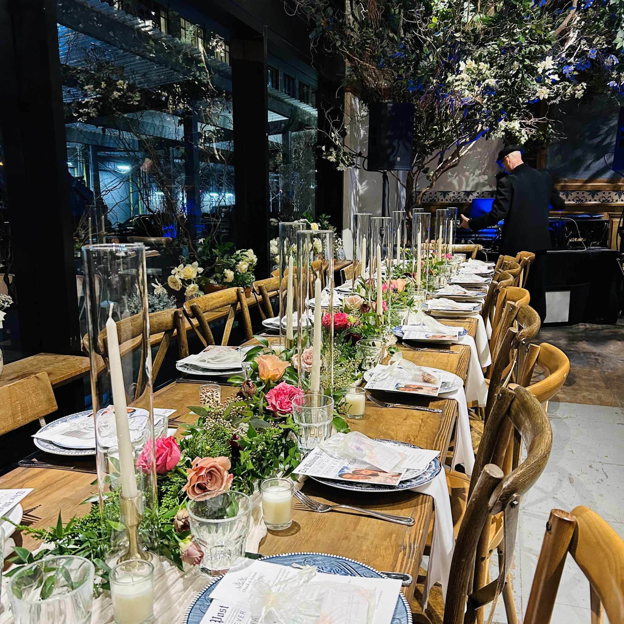 The garland is perfect for any kind of events! Our simple greenery The garland is perfect for any kind of events! Our simple greenery
