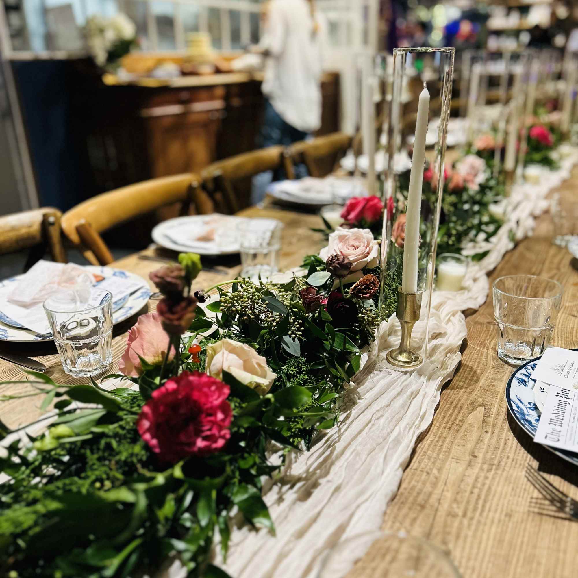 The garland is perfect for any kind of events! Our simple greenery The garland is perfect for any kind of events! Our simple greenery