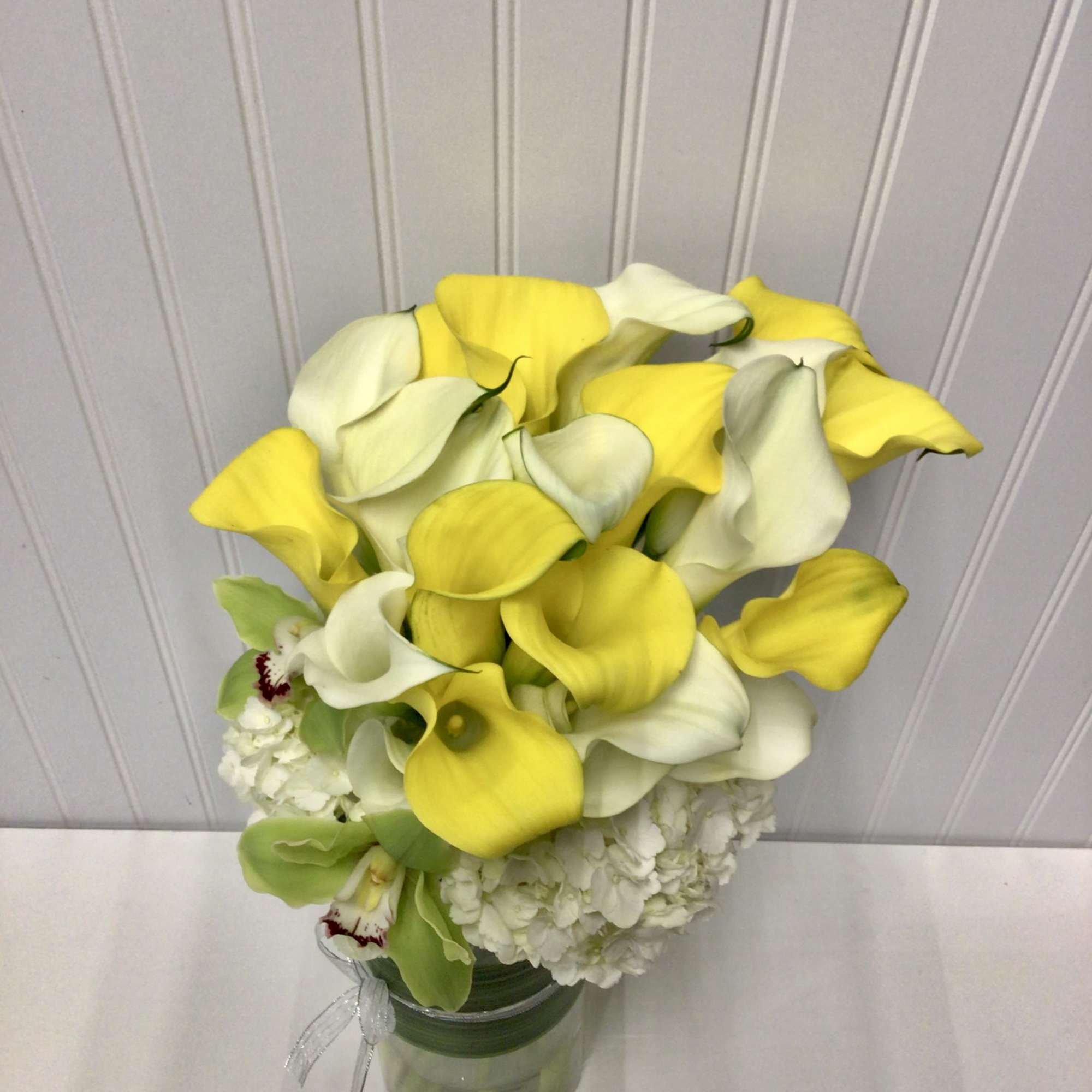 This beautiful bouquet beautiful , clean and elegant is perfect for any