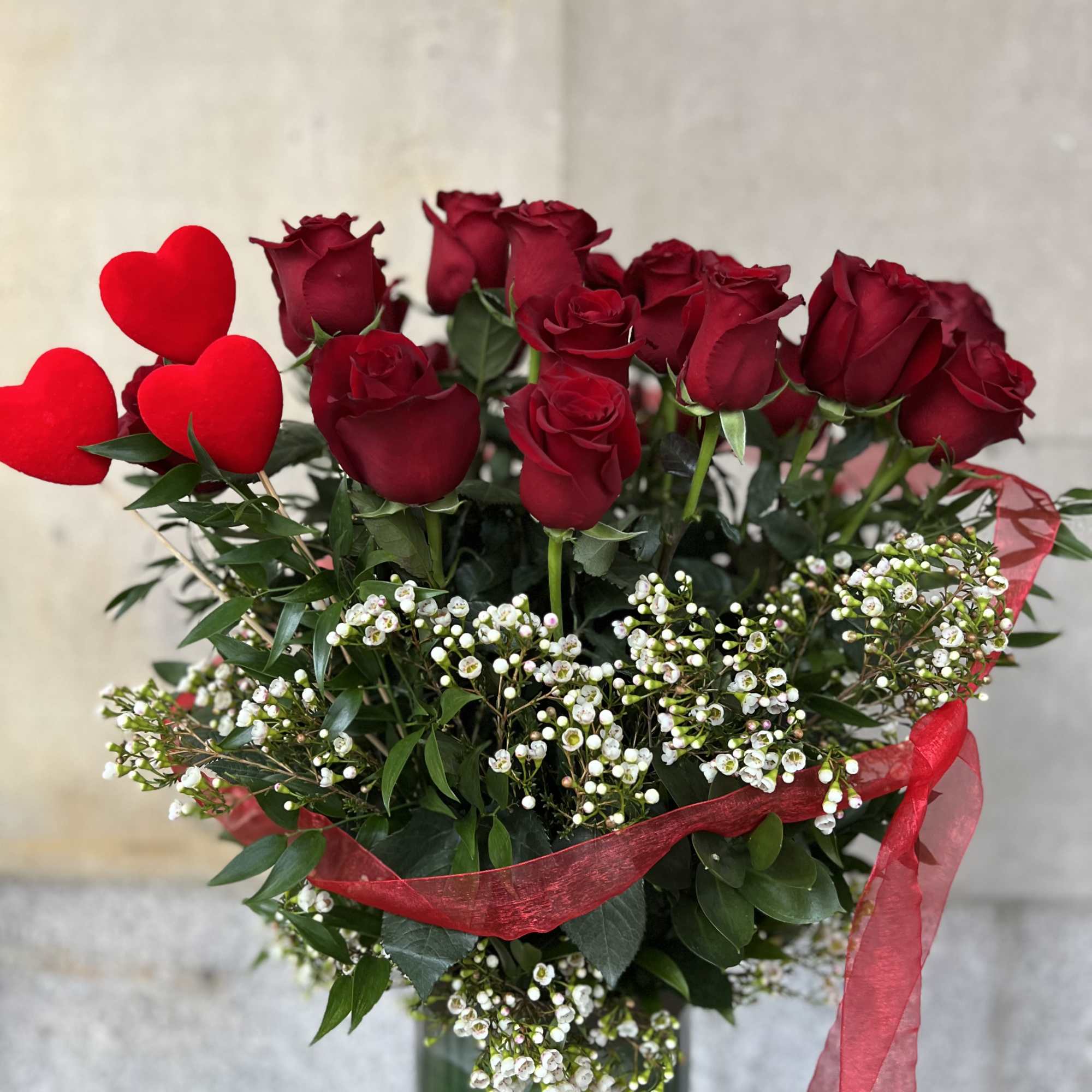 We are pleased to highlight our exquisite collection of long-stemmed roses, expertly We are pleased to highlight our exquisite collection of long-stemmed roses, expertly