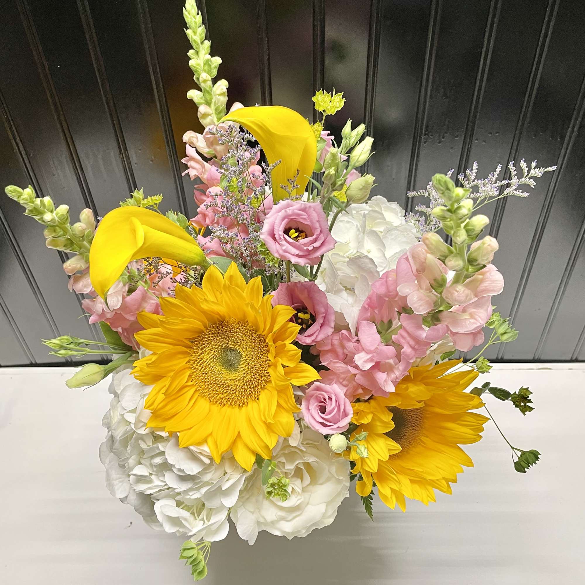 summer vibes is a perfect arrangement to feel the summer 