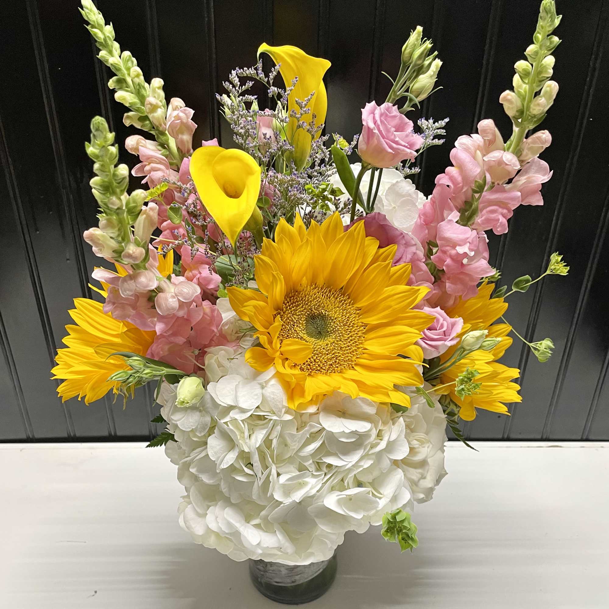 summer vibes is a perfect arrangement to feel the summer 