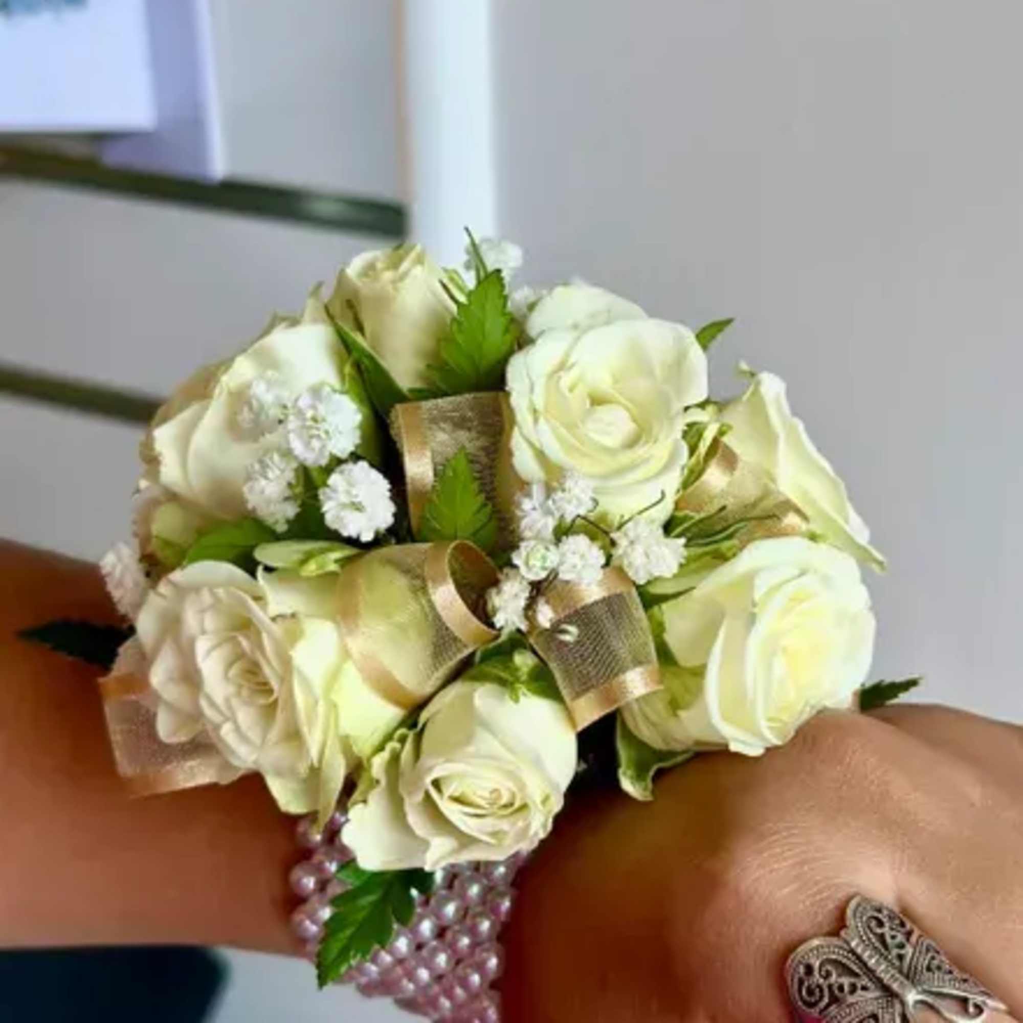 White Spray Roses, Baby&#039;s Breath organza ribbon and elastic white synthetic pearls