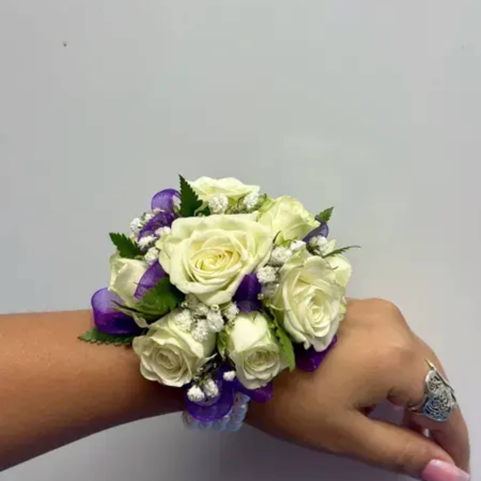 White Spray Roses, Baby&#039;s Breath organza ribbon and elastic white synthetic pearls