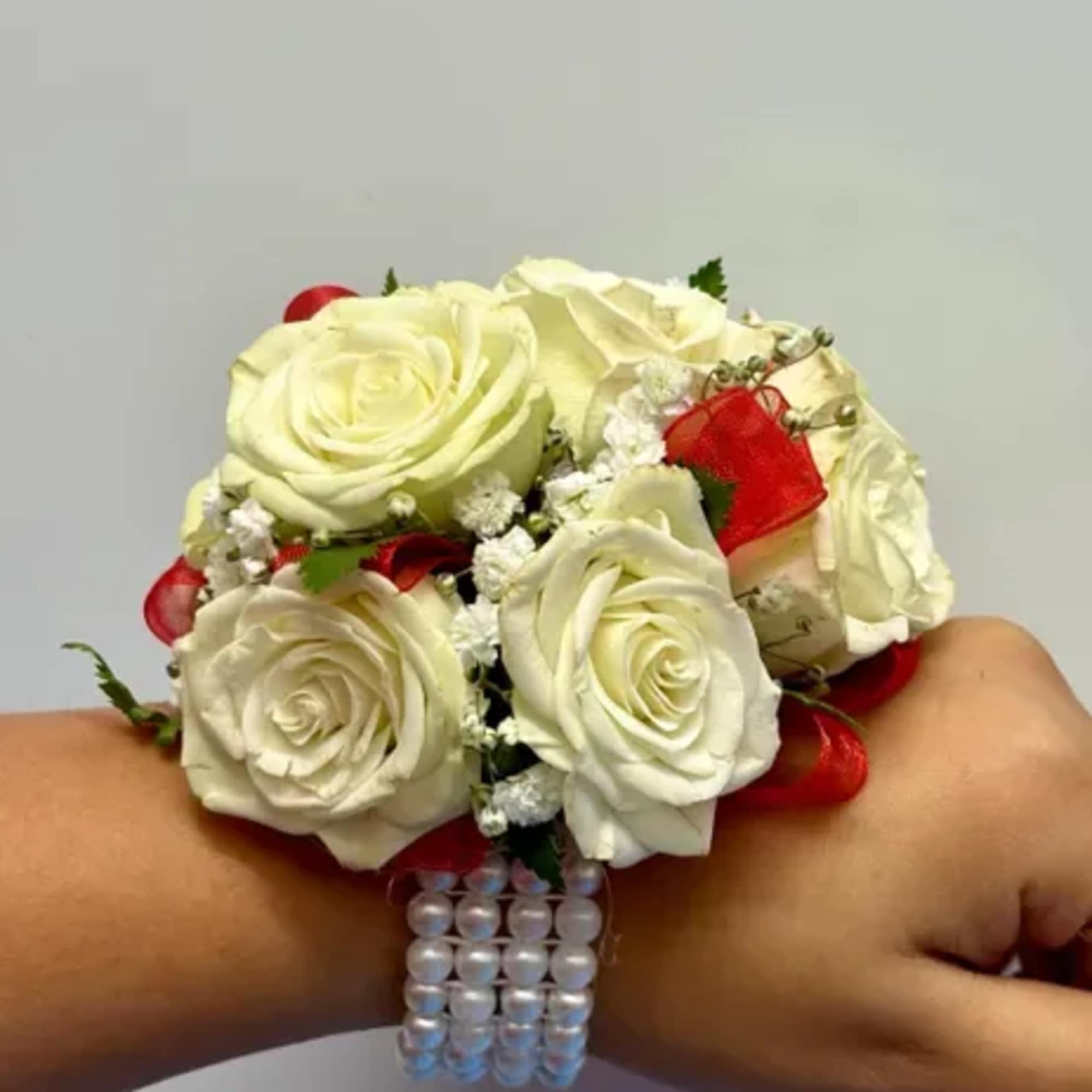 White Spray Roses, Baby&#039;s Breath organza ribbon and elastic white synthetic pearls