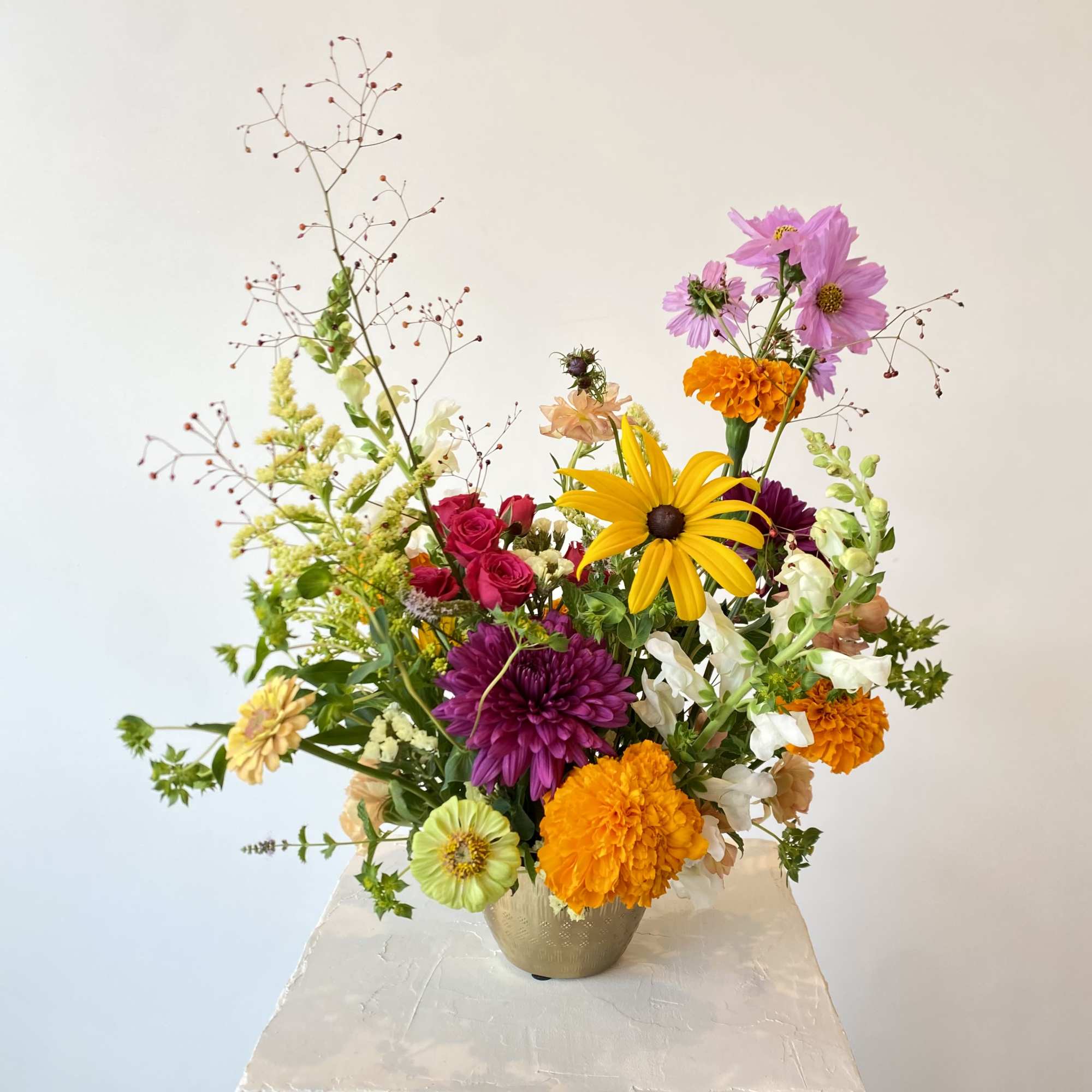Experience the art of floristry with our Designer&#039;s Choice Floral Arrangement. Each
