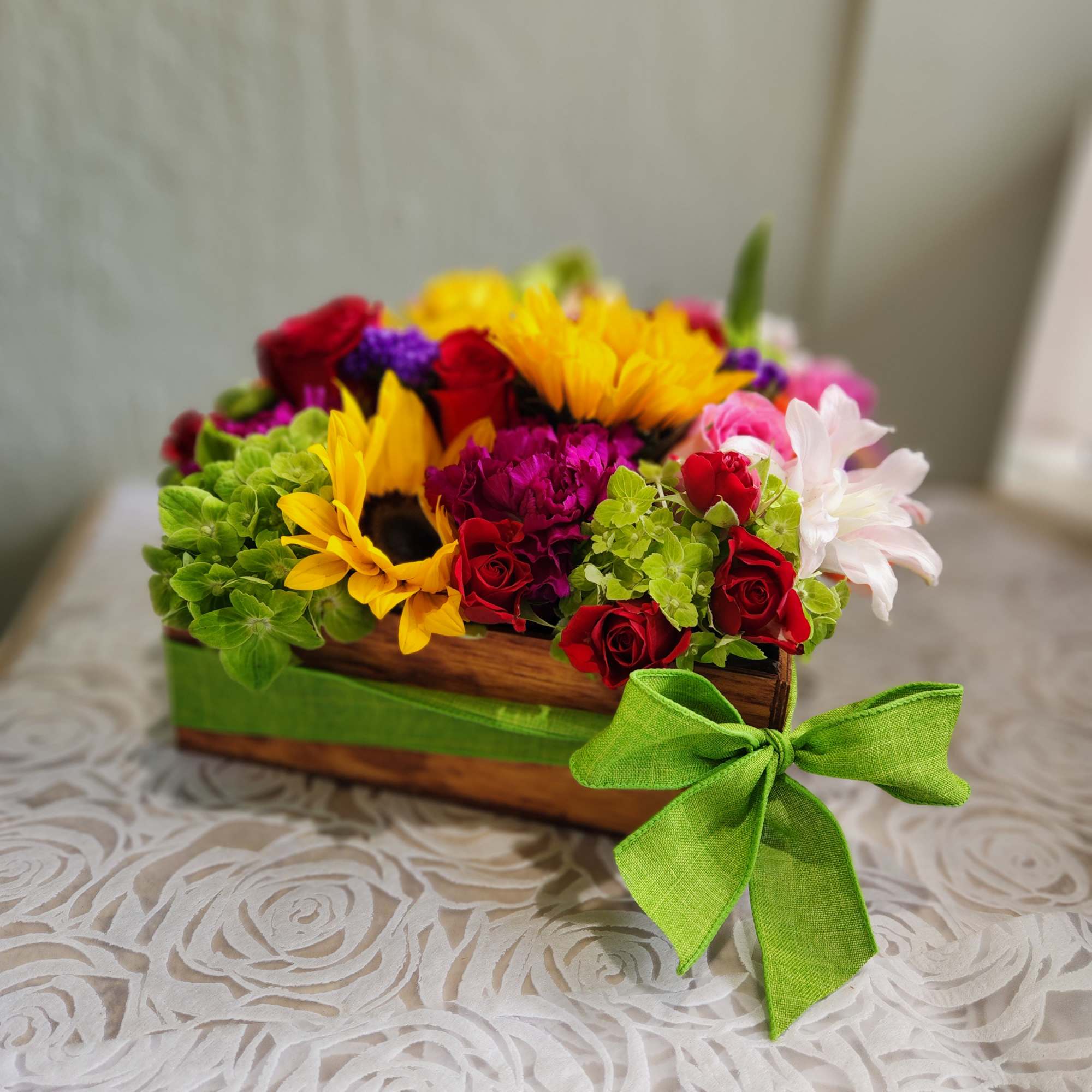 Design shown is Deluxe Size - This Gorgeous luxe style all tucked