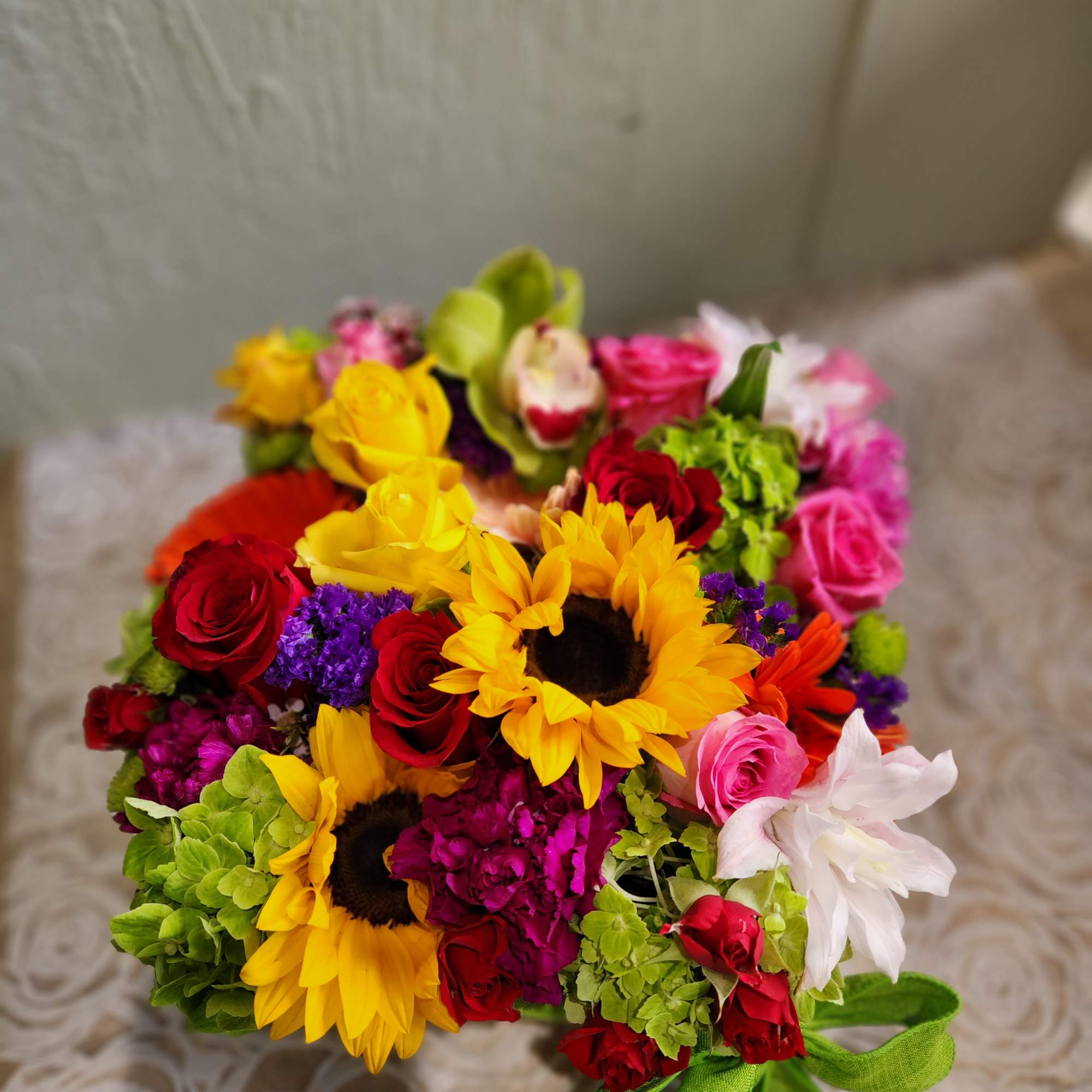 Design shown is Deluxe Size - This Gorgeous luxe style all tucked