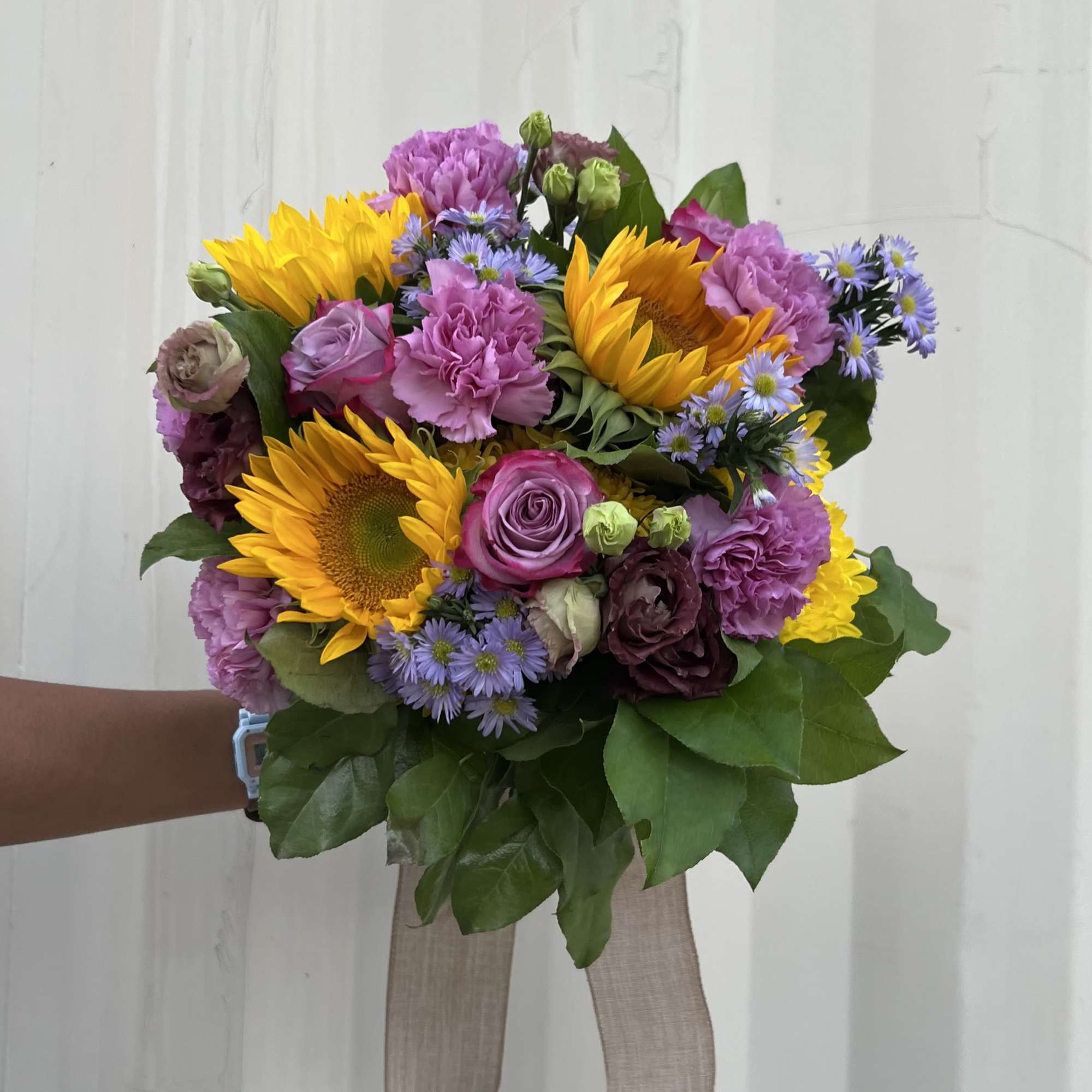 Designer&rsquo;s Choice Handheld Bouquets

Delight someone special (or yourself!) with a Designer&rsquo;s Choice