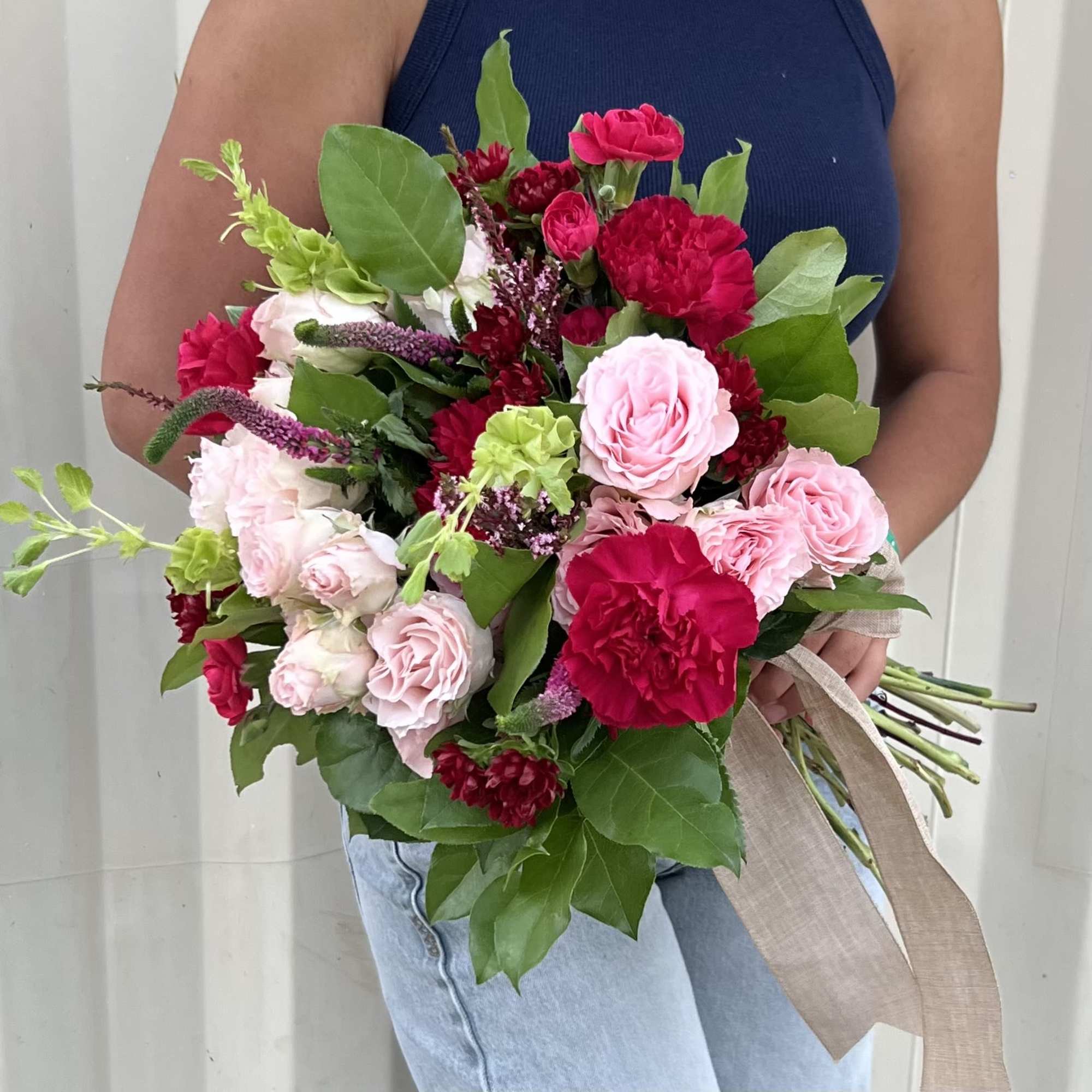 Designer&rsquo;s Choice Handheld Bouquets

Delight someone special (or yourself!) with a Designer&rsquo;s Choice