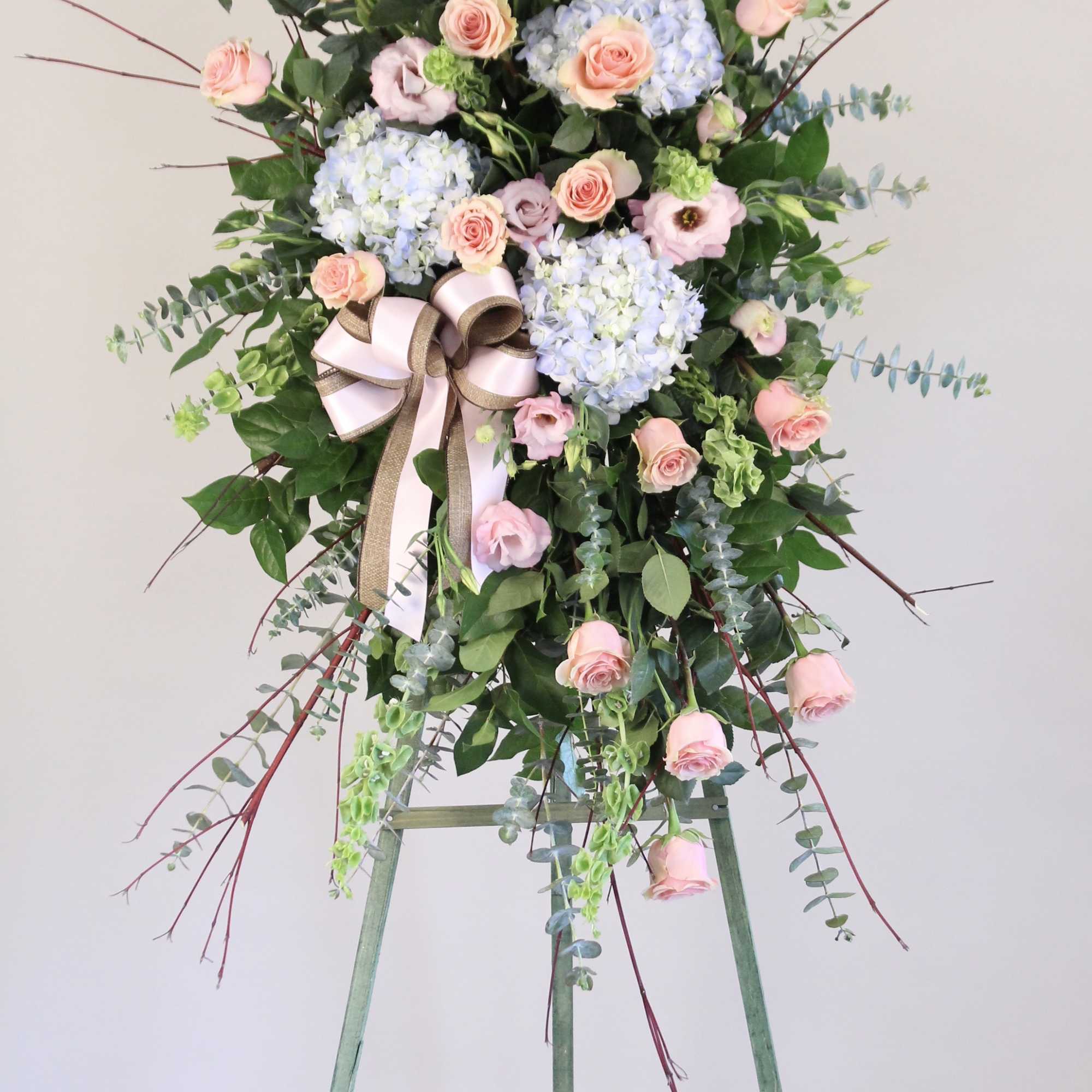 Express deep condolences and strong hopes for the future with an elegant Express deep condolences and strong hopes for the future with an elegant