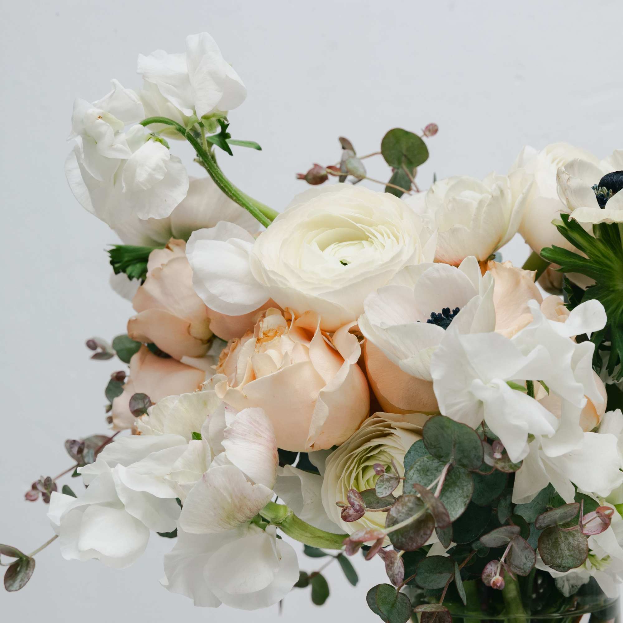 Beautiful anemone flowers in shades of white and cream creates an elegant Beautiful anemone flowers in shades of white and cream creates an elegant