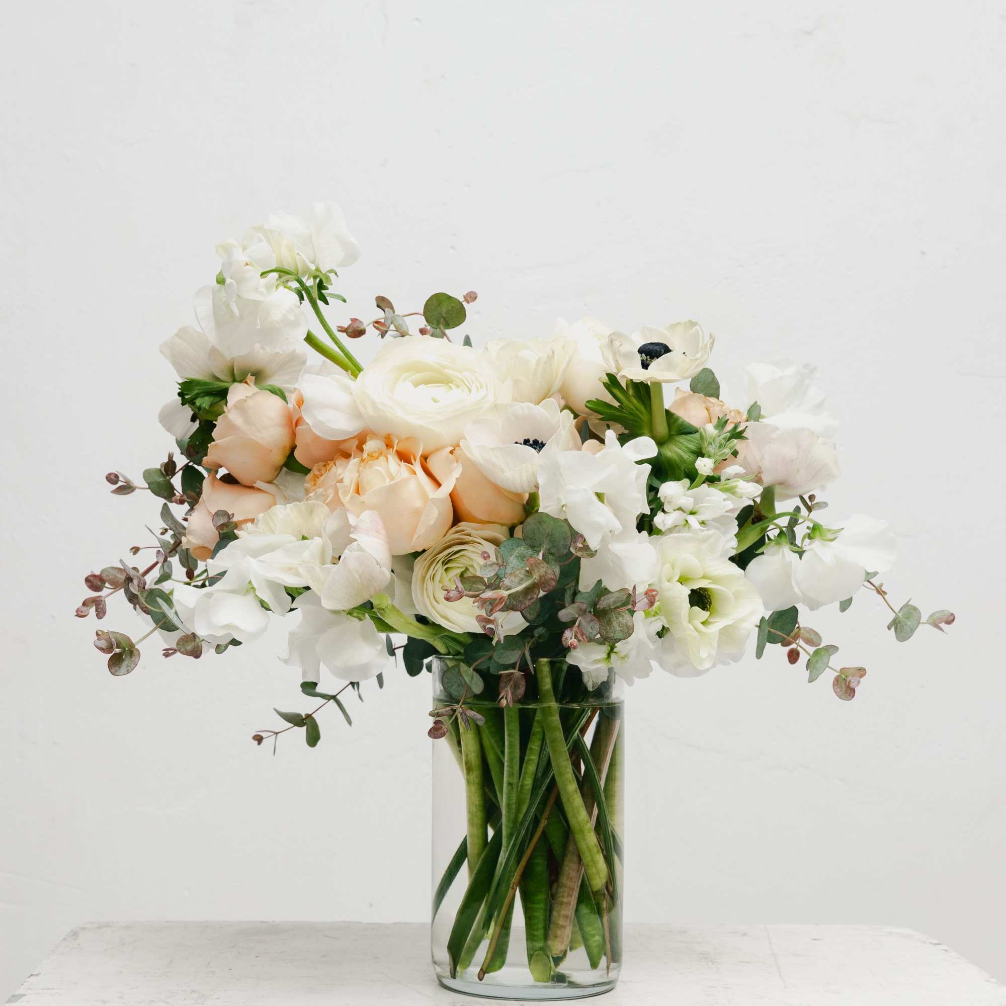 Beautiful anemone flowers in shades of white and cream creates an elegant Beautiful anemone flowers in shades of white and cream creates an elegant