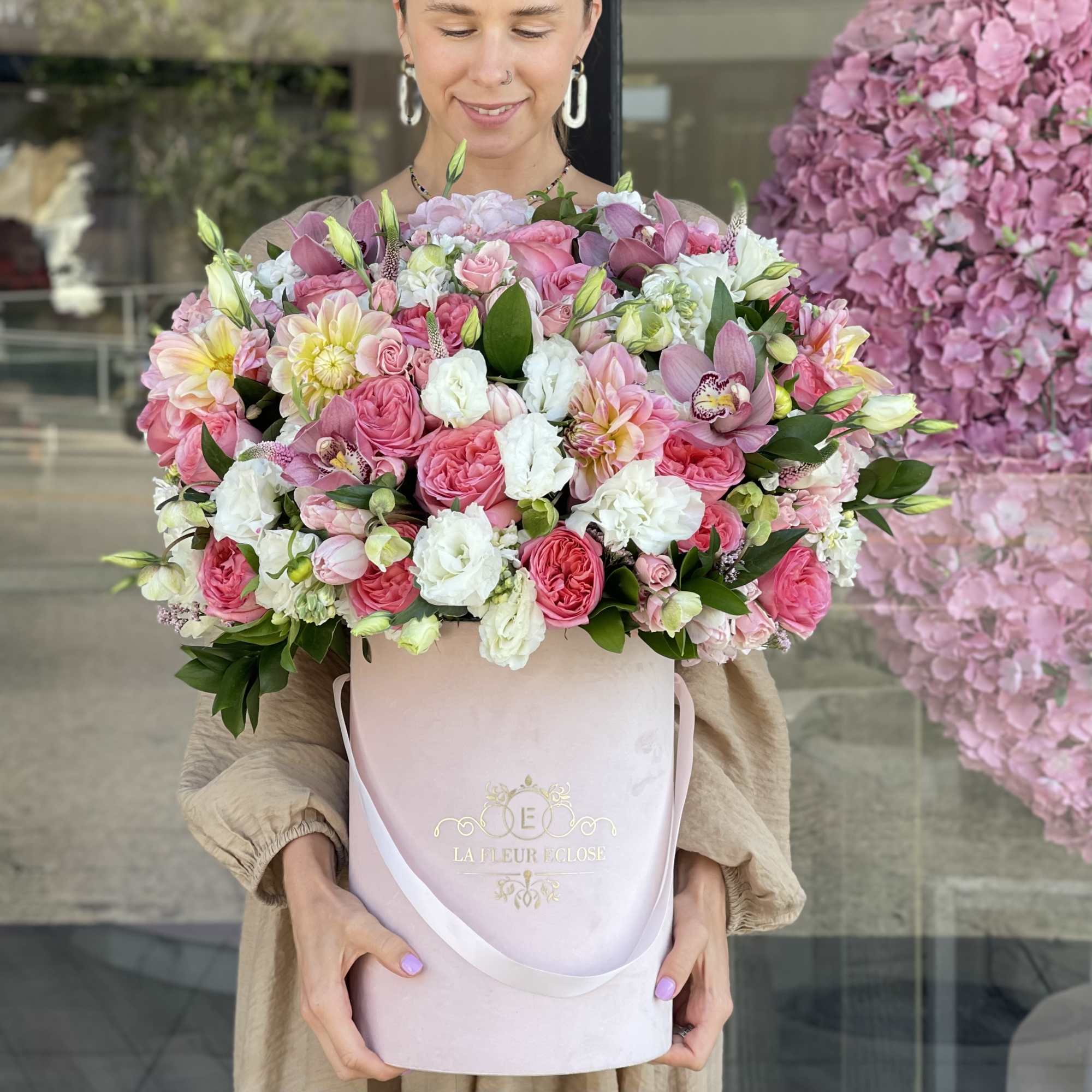 Beautiful pink mix of fresh flowers in our signature velvet light pink Beautiful pink mix of fresh flowers in our signature velvet light pink