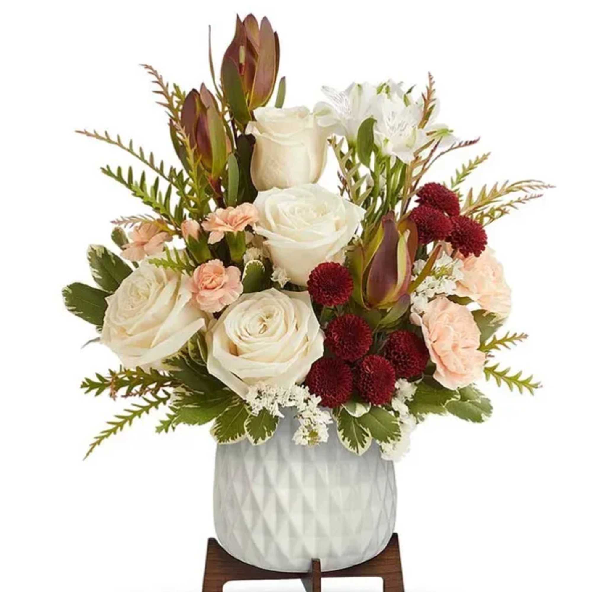 This elegant bouquet makes a thoughtful and refined gift for any occasion.