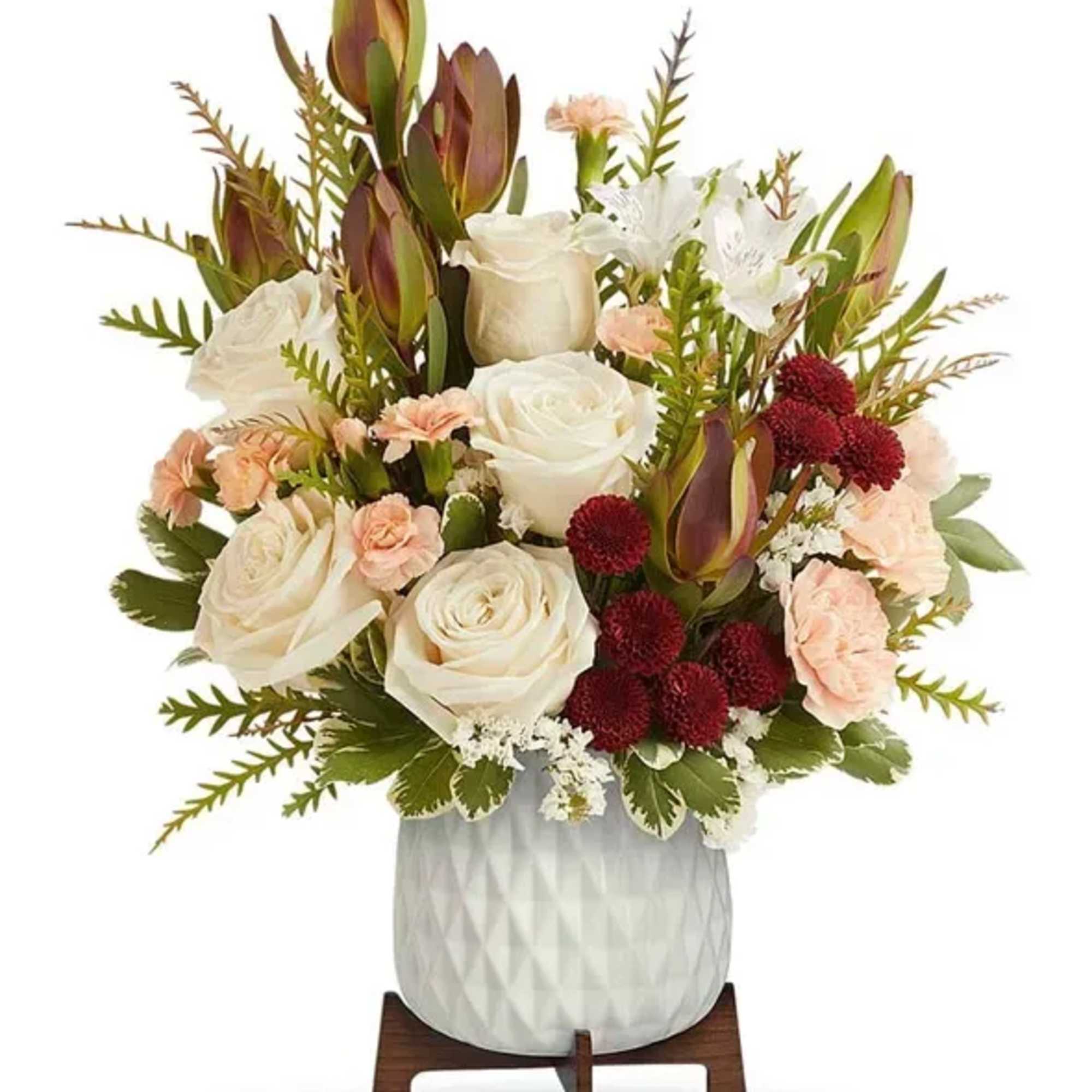 This elegant bouquet makes a thoughtful and refined gift for any occasion.