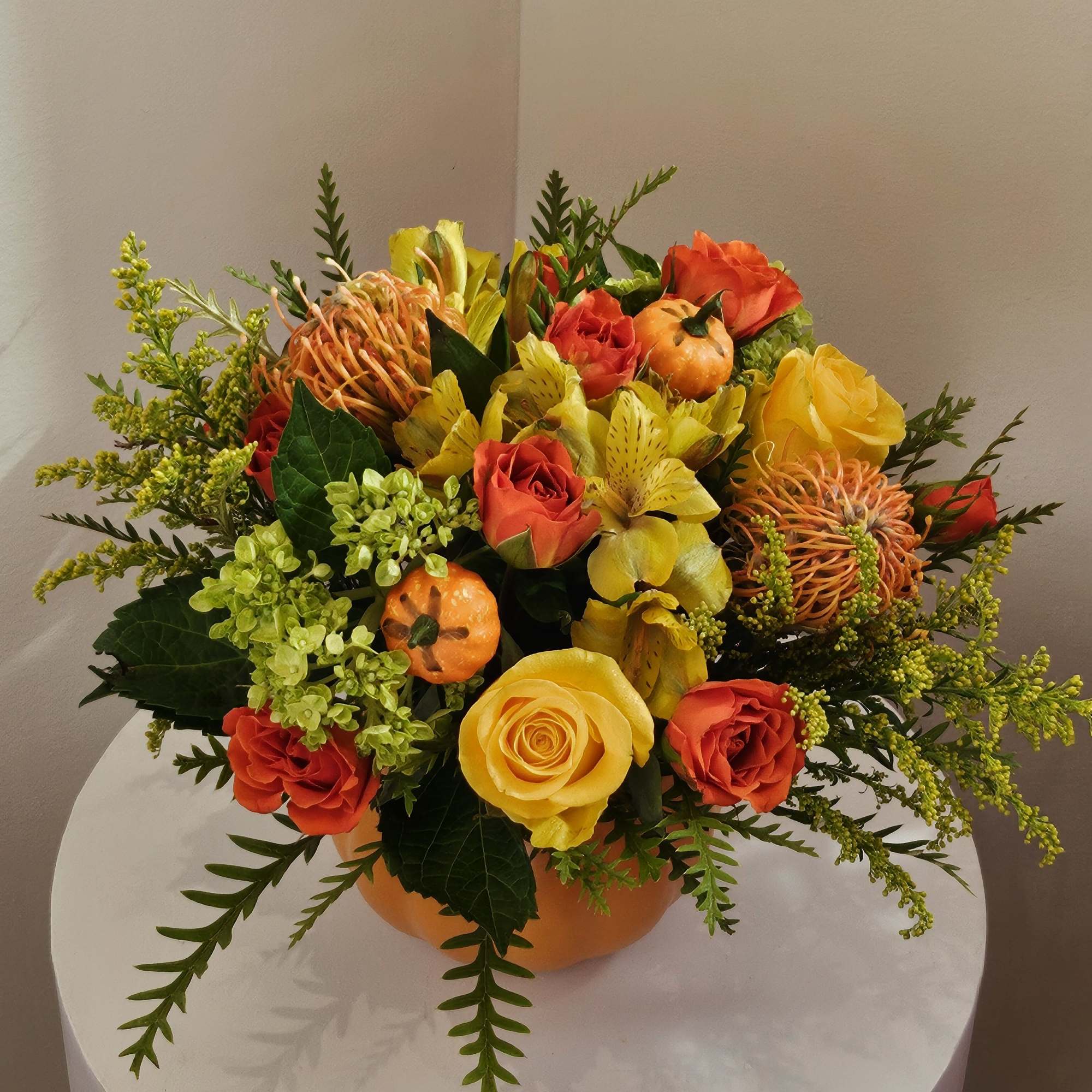 Gorgeous Autumn arrangement.
Perfect for any occasion. 