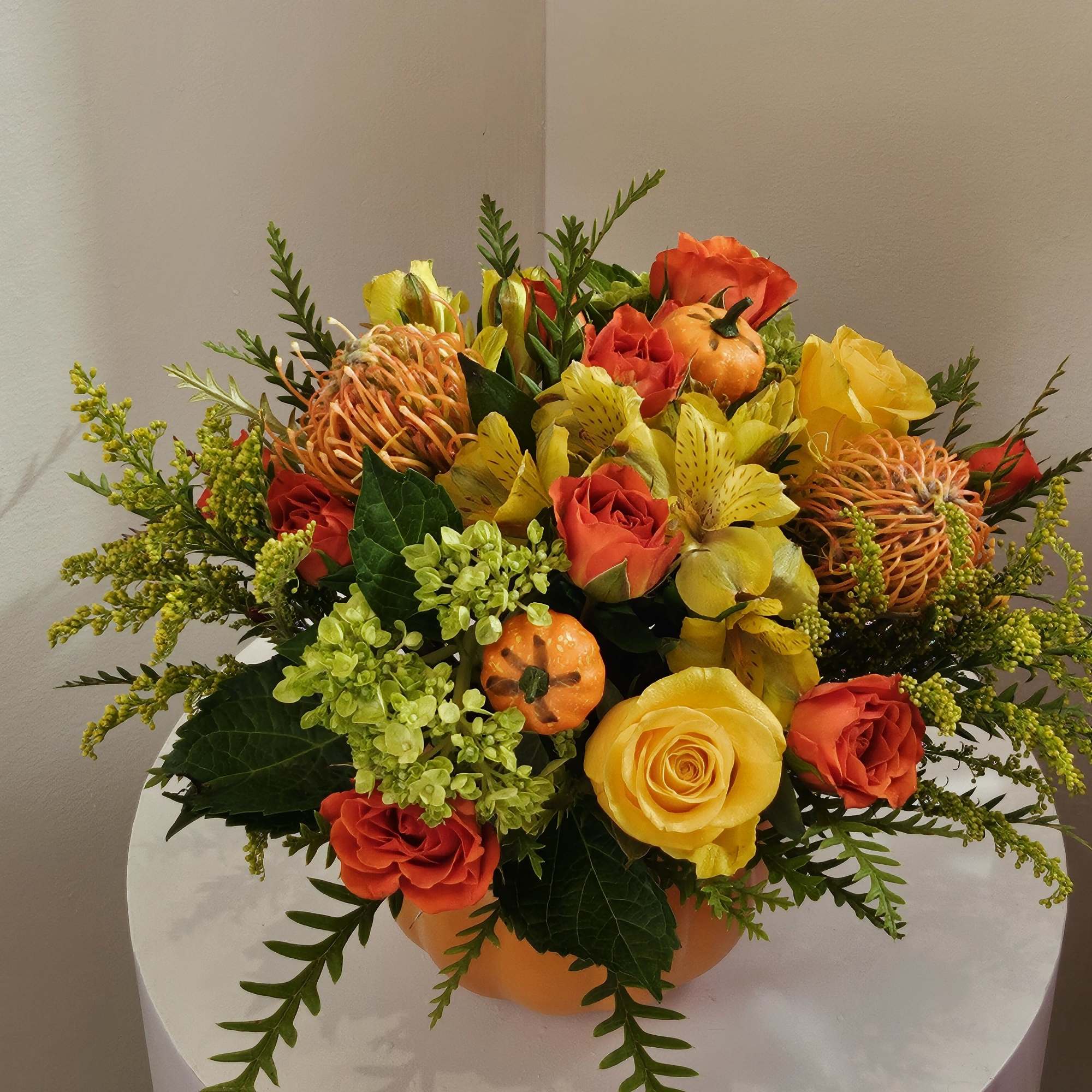 Gorgeous Autumn arrangement.
Perfect for any occasion. 