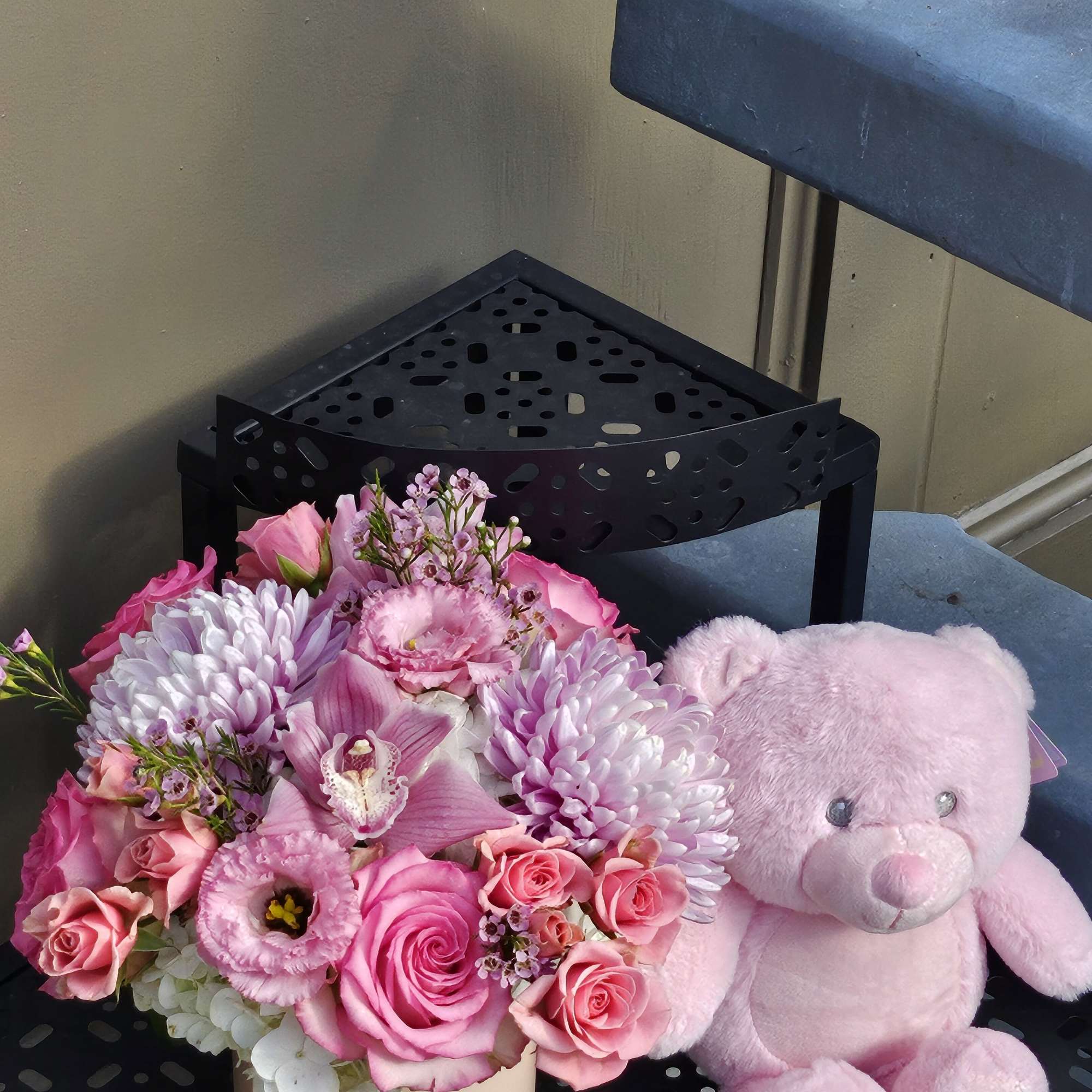 The perfect bundle for the arrival of a new baby girl.
Comes with