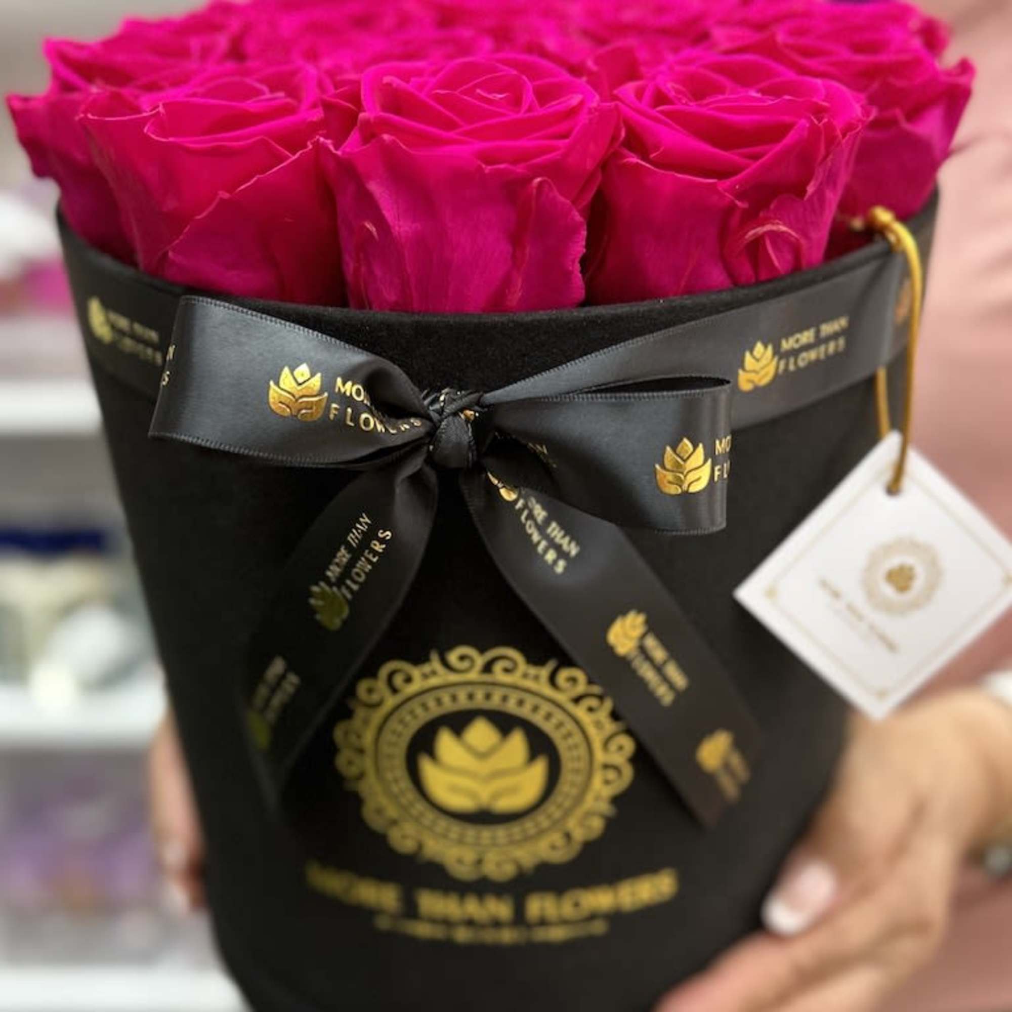 Round Box Eternal Roses: We stopped the clock for our preserved roses