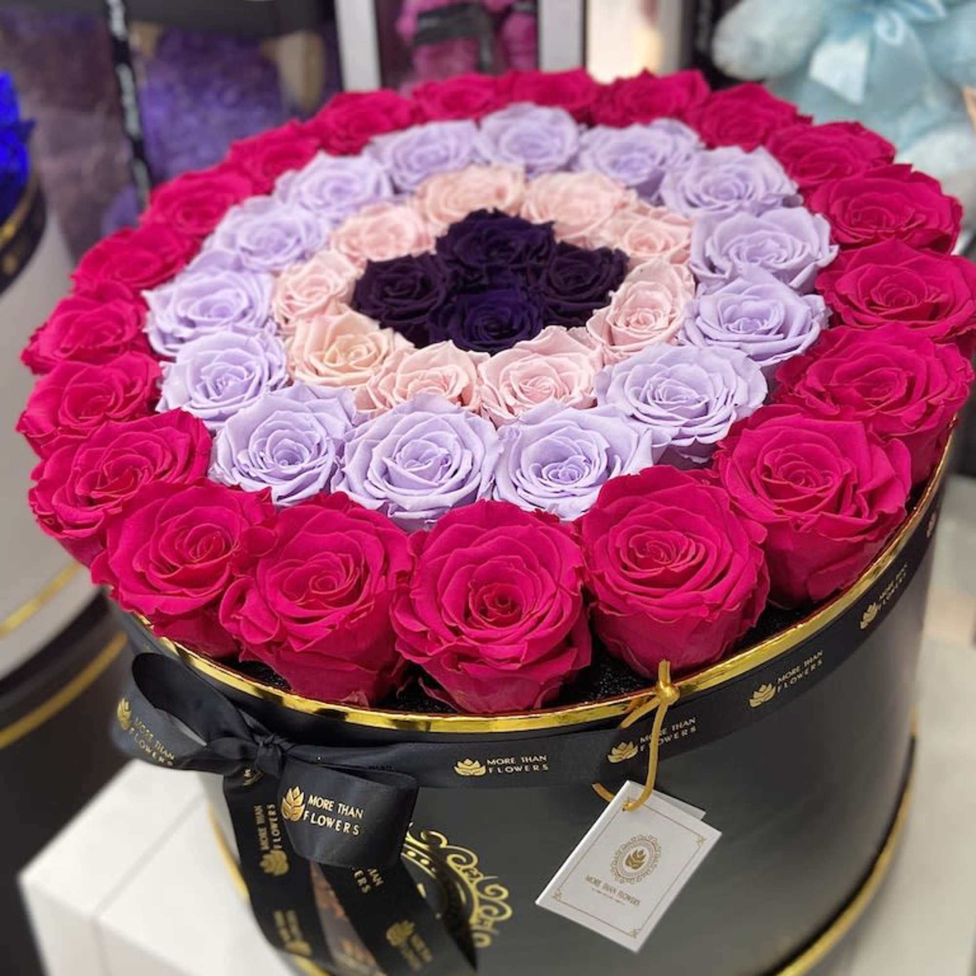 Magna Round Box Eternal Roses: We stopped the clock for our preserved