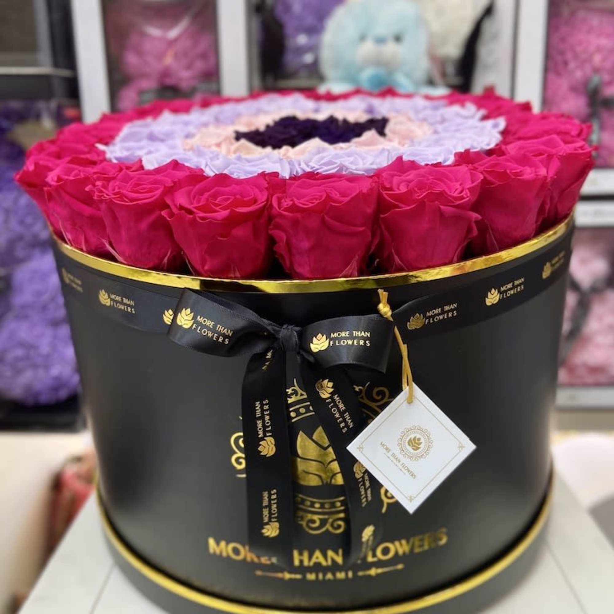 Magna Round Box Eternal Roses: We stopped the clock for our preserved