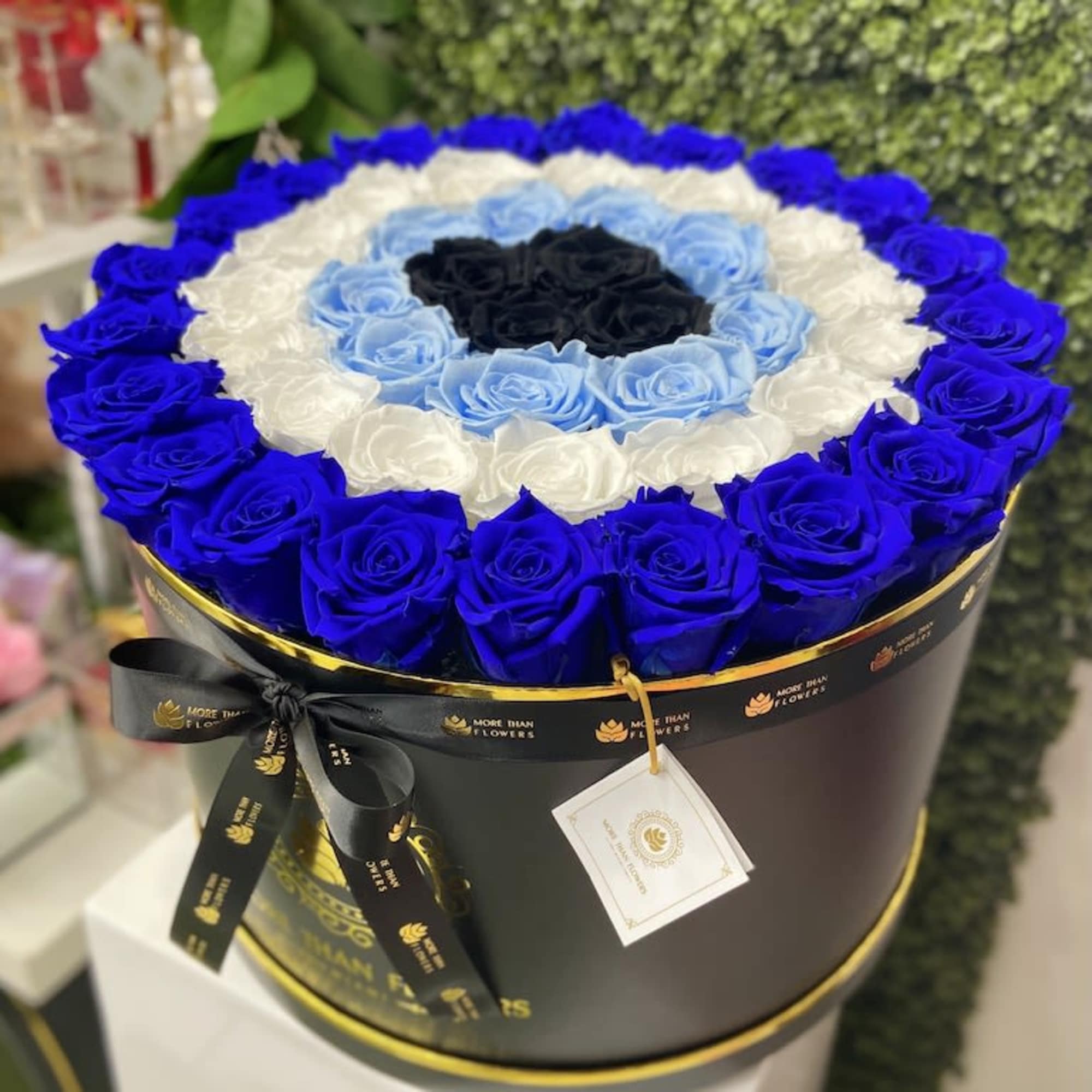 Magna Round Box Eternal Roses: We stopped the clock for our preserved