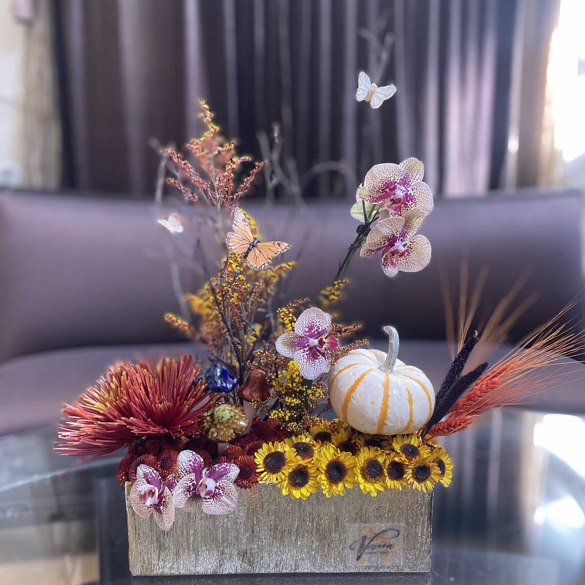 Sometimes  less is more . Ikebana style , elegant and sophisticated