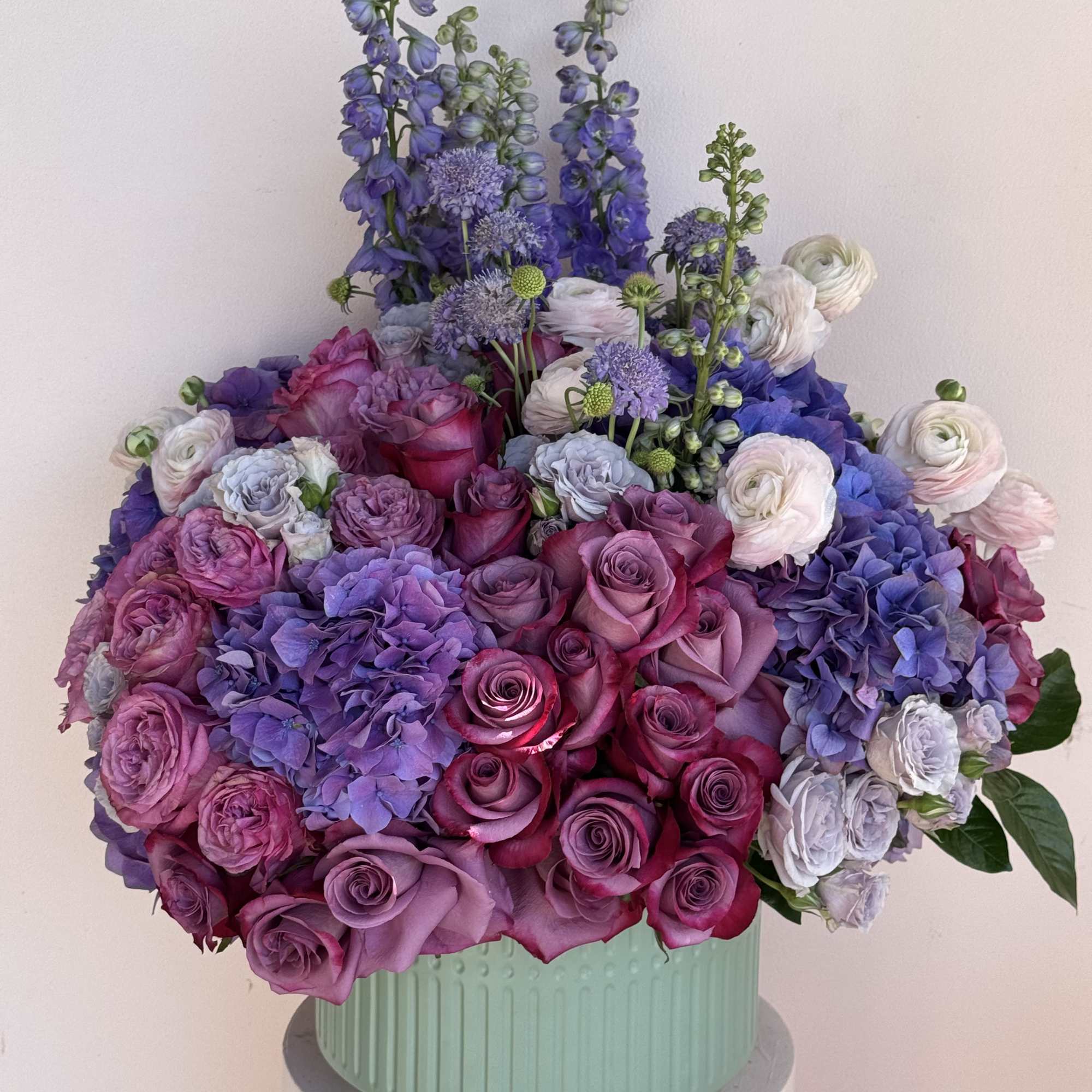 Beautiful flowers arranged in a nice vase 