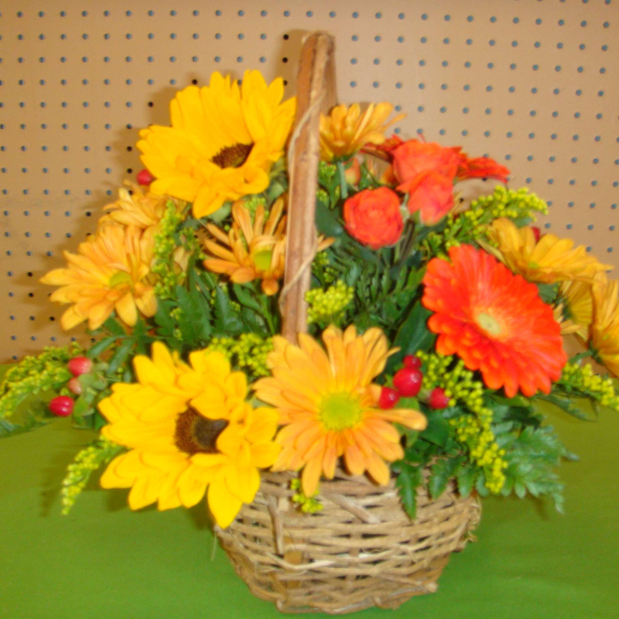 AUTUMN BASKET OF ORANGES & YELLOWS AUTUMN BASKET OF ORANGES & YELLOWS