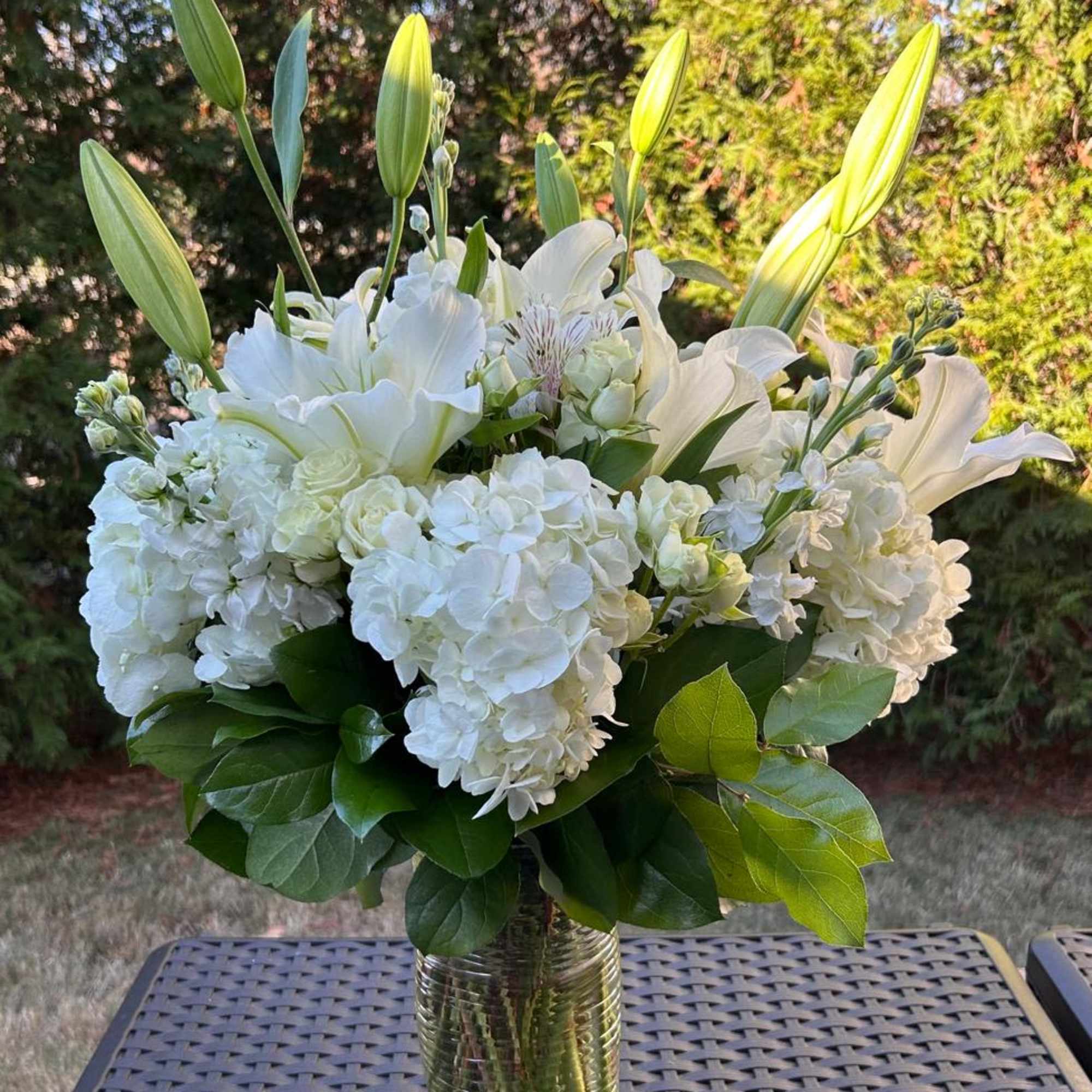 This arrangement a true symbol of luxury for all occasions.
Clear Glass
All Occasion

Place