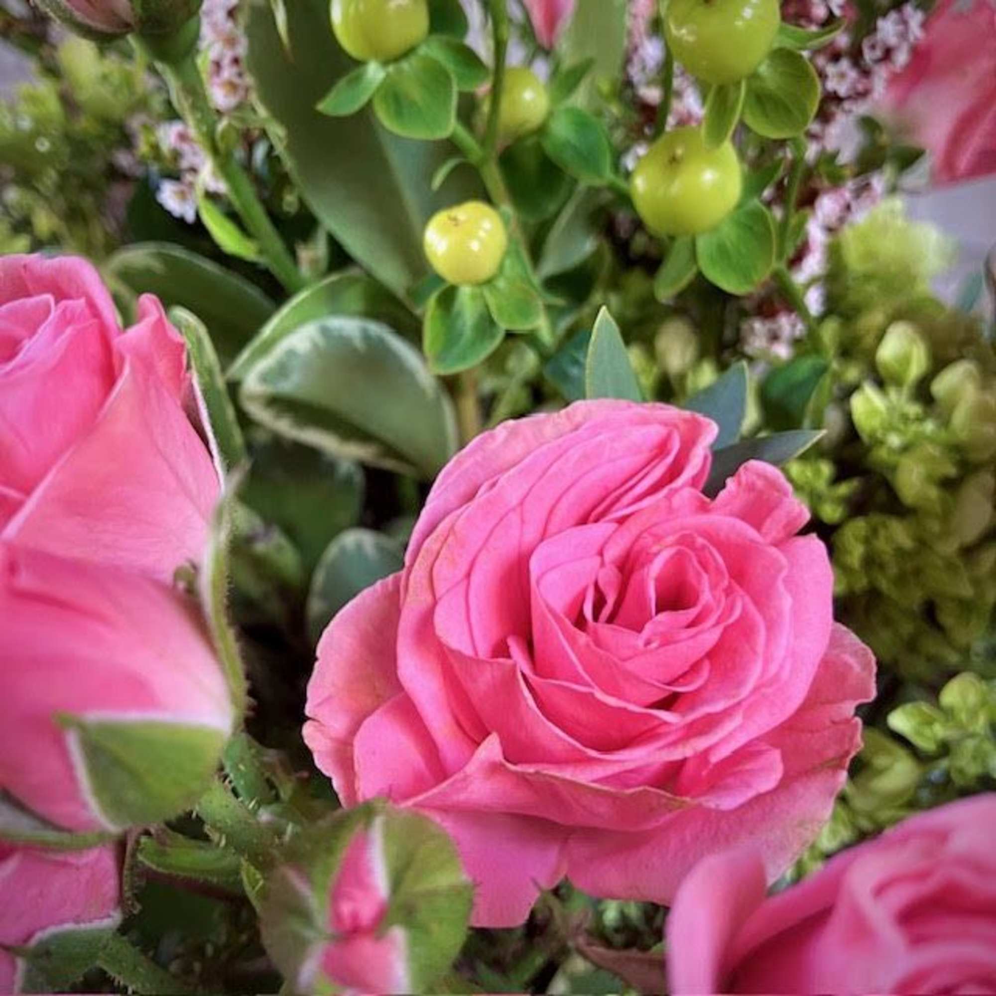 This lovely bouquet features a beautiful combination of Sweetheart Roses, Hydrangeas, and