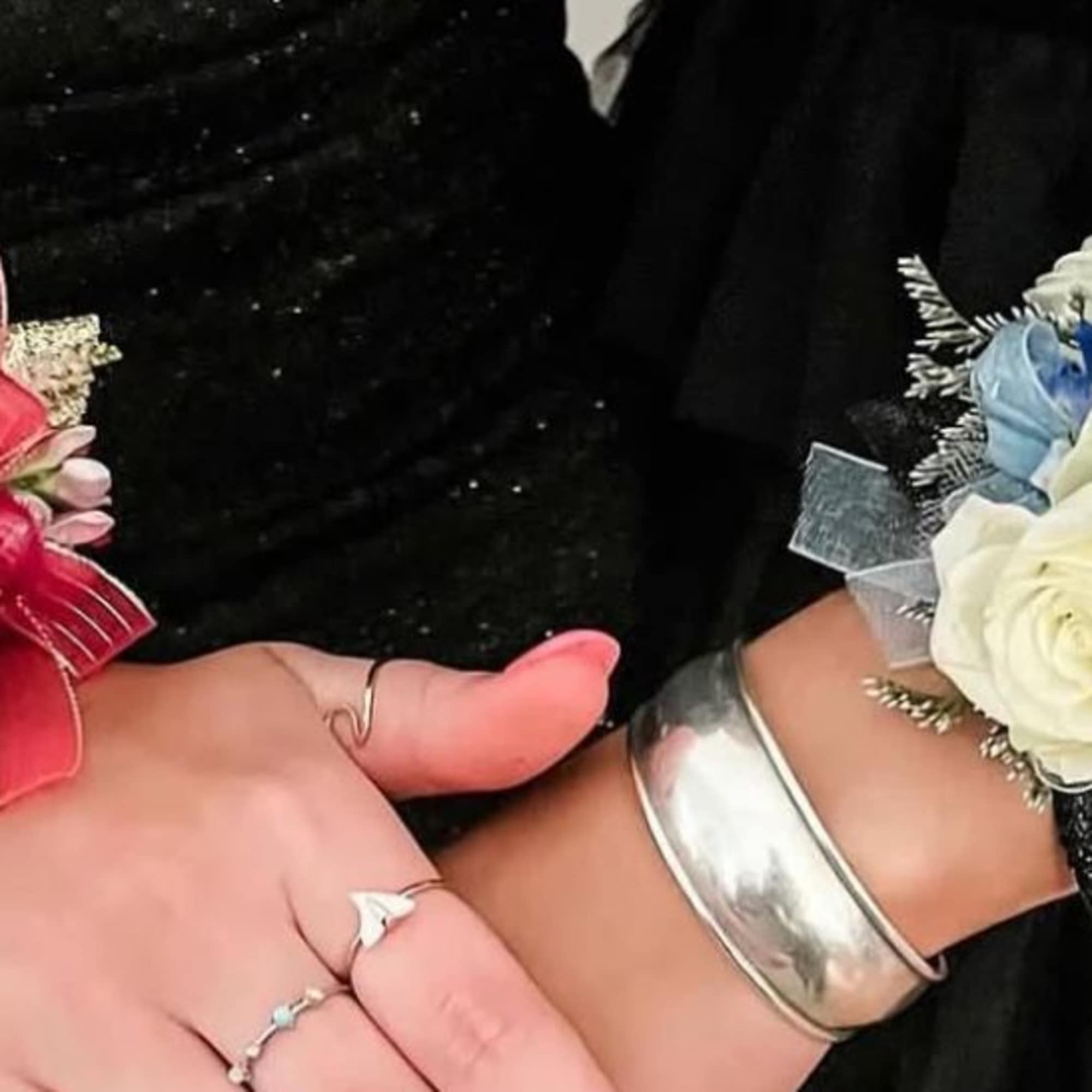 Homecoming &amp; Prom Wrist Corsages
Add the perfect finishing touch to your look