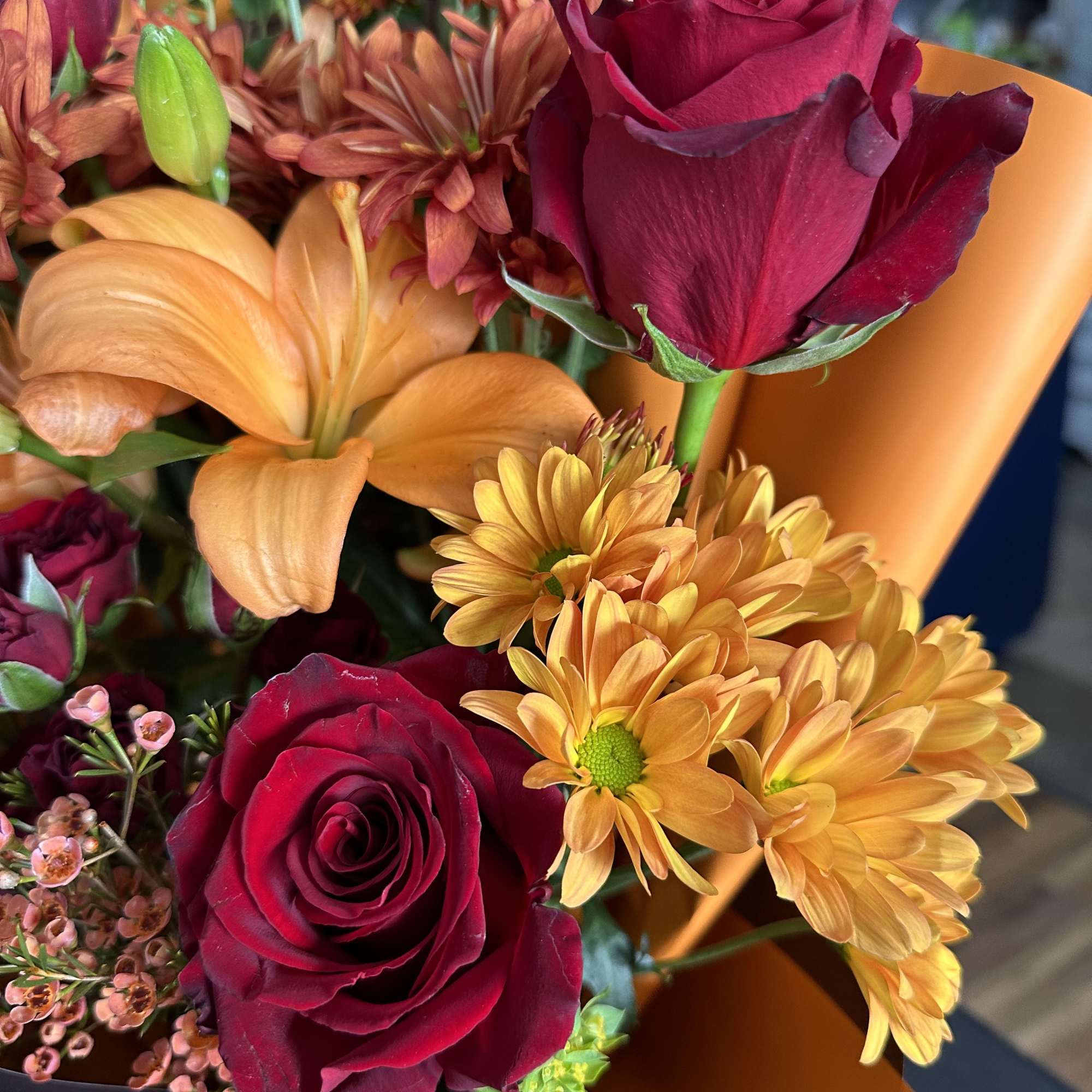 Beautiful fall wrap in fall colors. An eyecatcher for everyone! (no vase Beautiful fall wrap in fall colors. An eyecatcher for everyone! (no vase