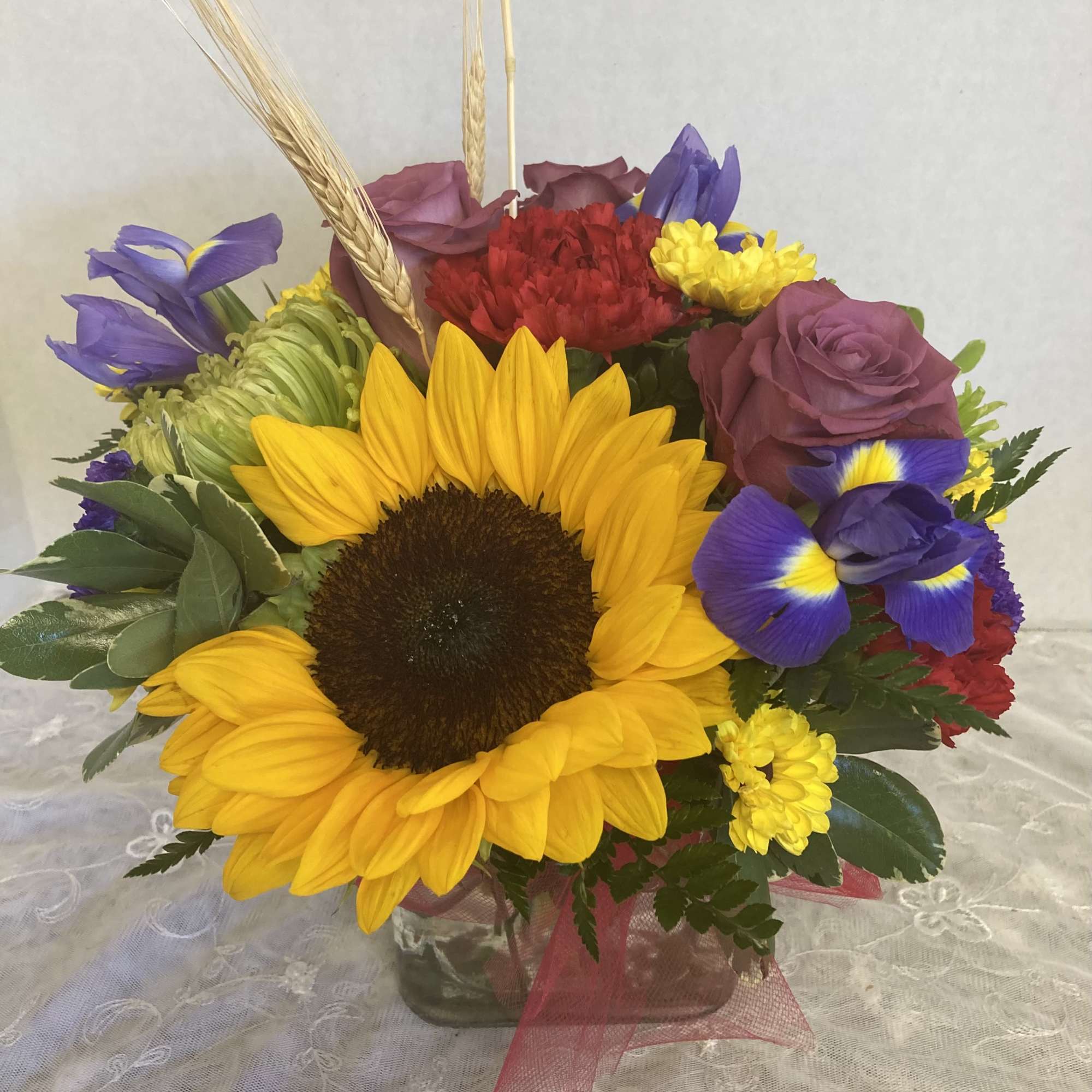 Low &amp; lush design with all the best of fall! Send some