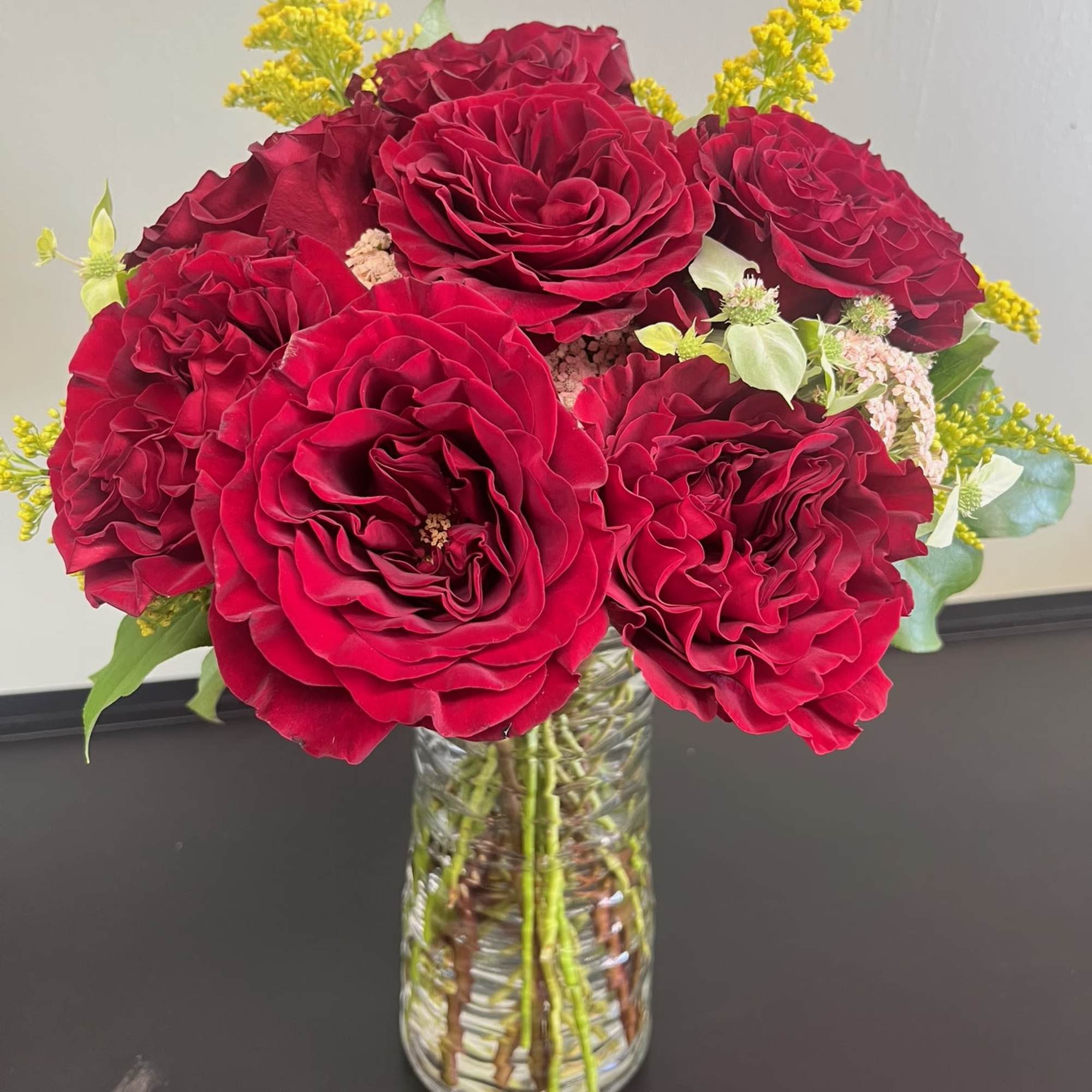 1 Dozen Red Roses 